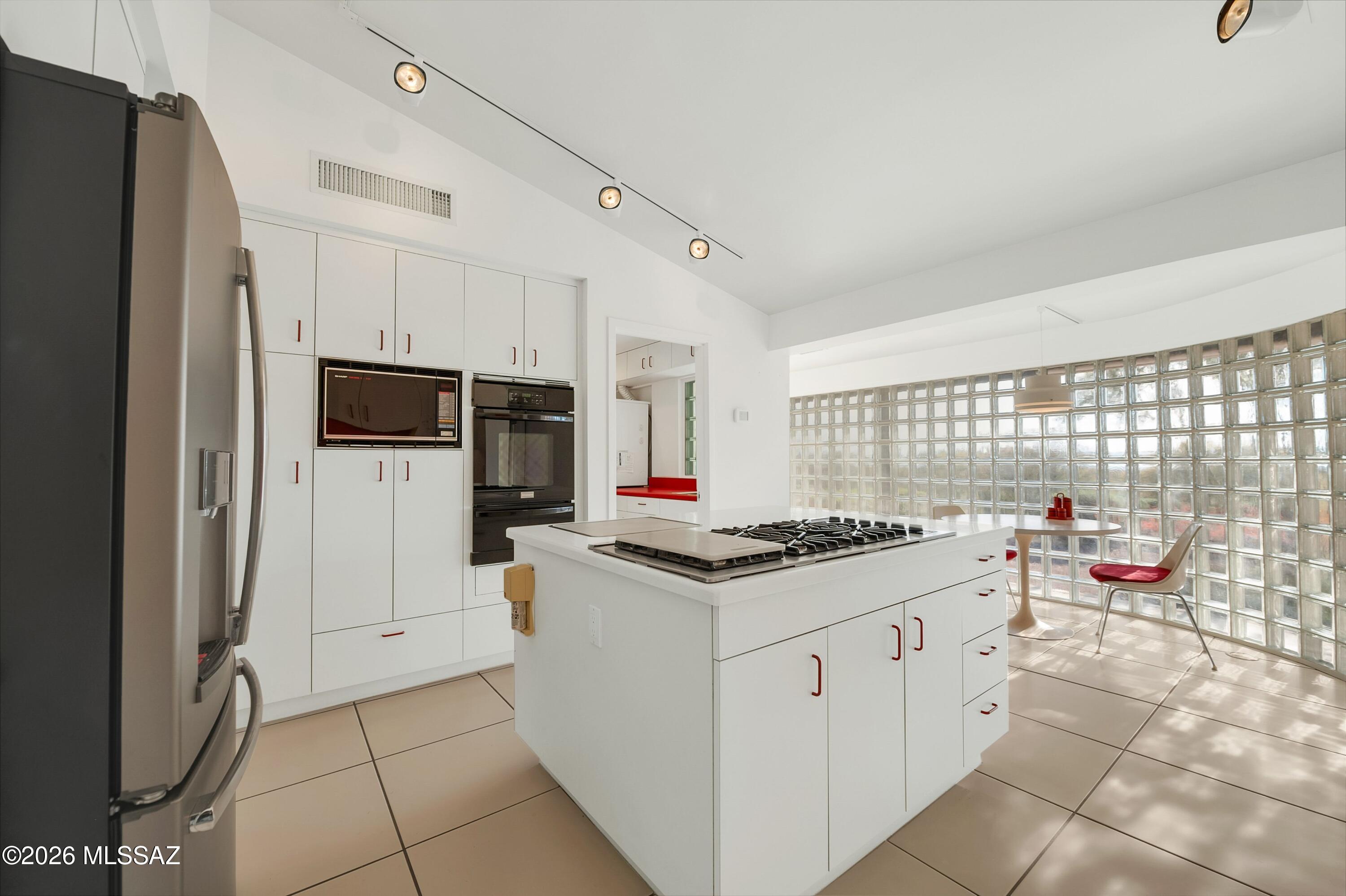 4941 E Mission Hill Place