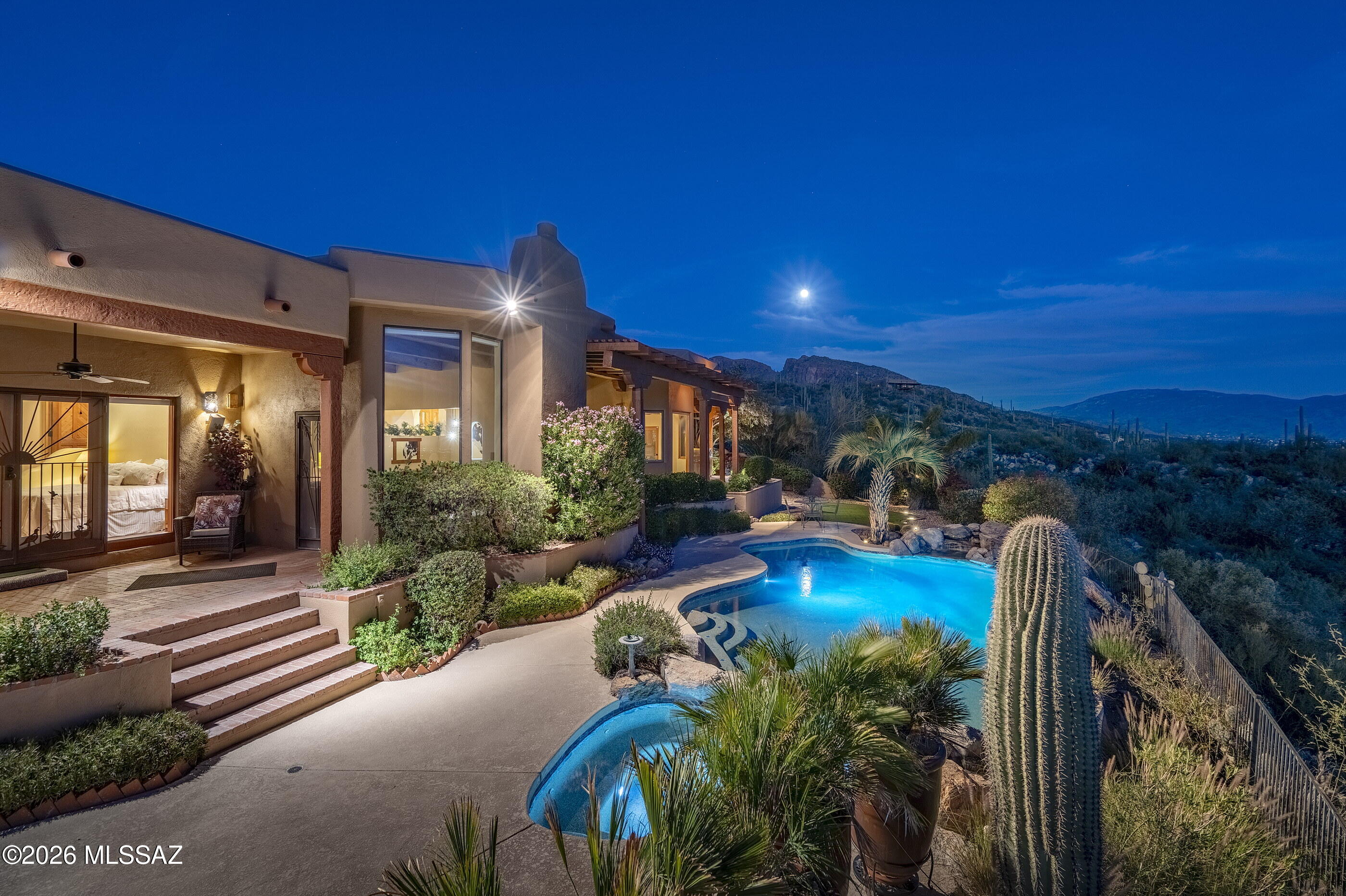 6361 N Canon Del Pajaro