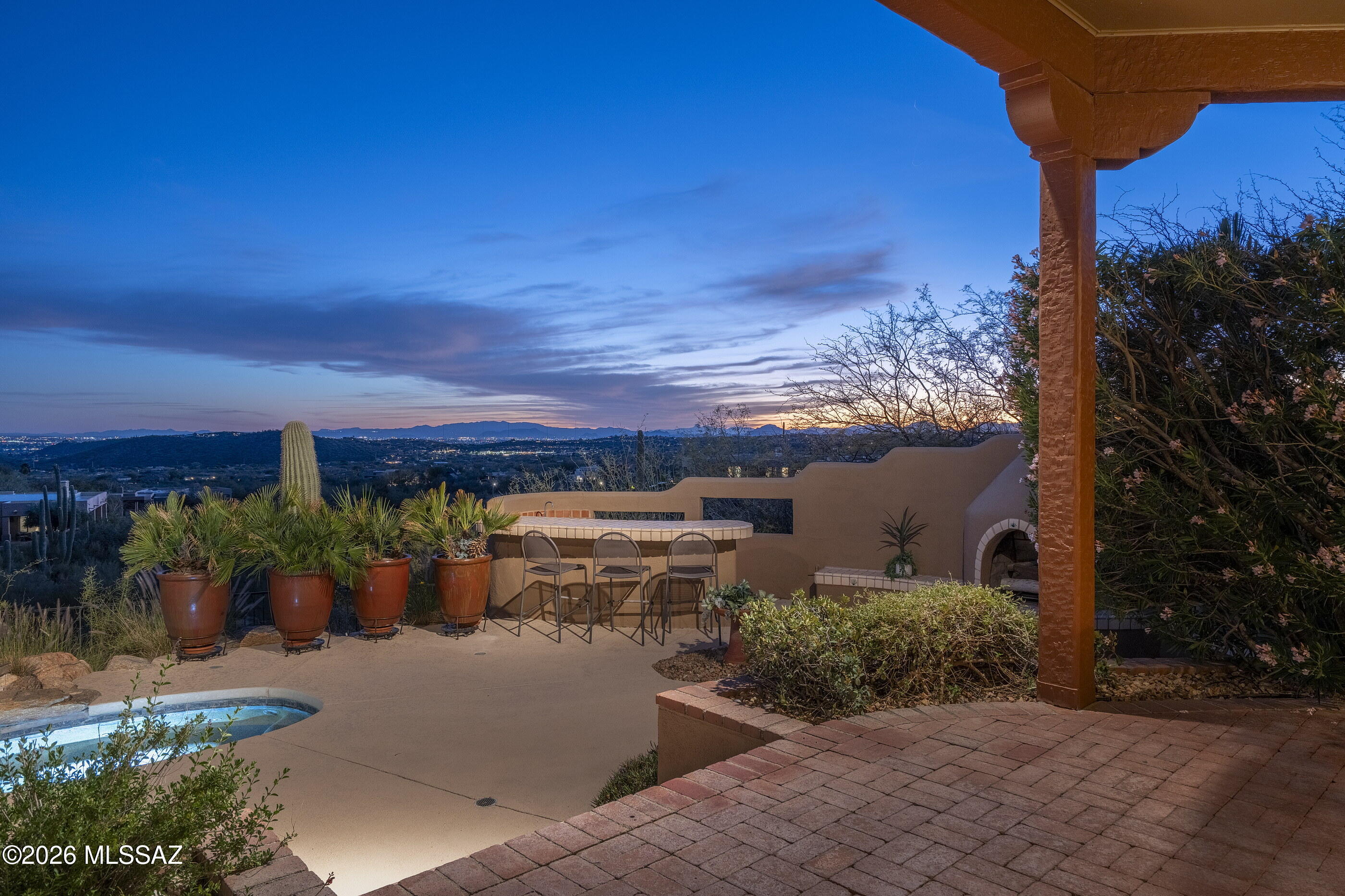 6361 N Canon Del Pajaro