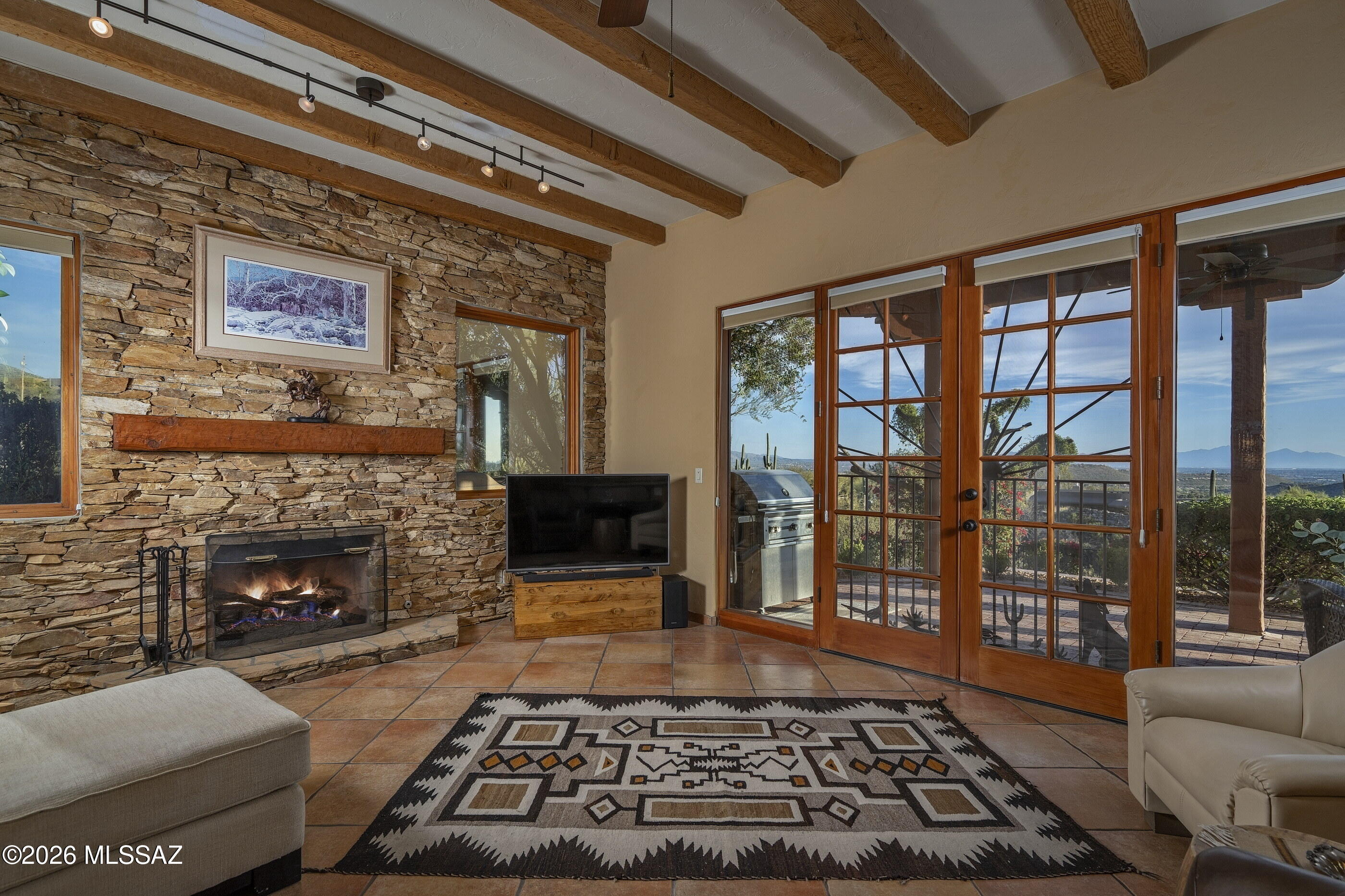 6361 N Canon Del Pajaro