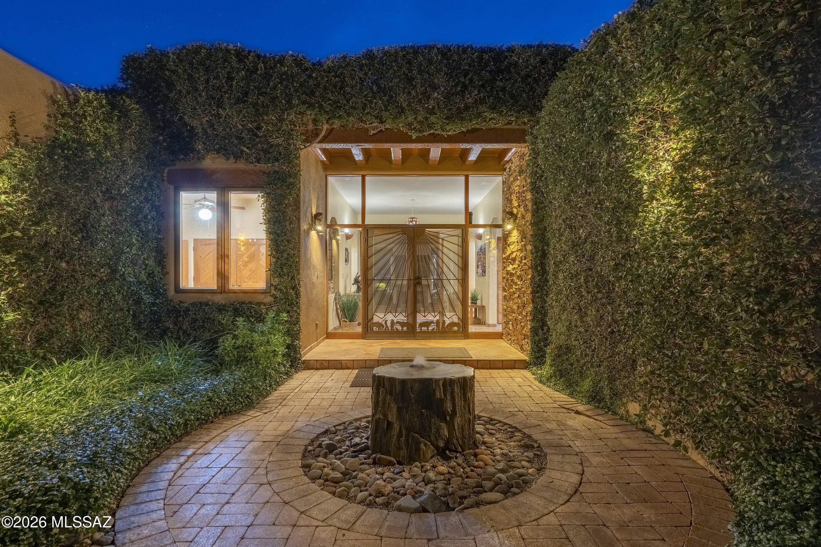 6361 N Canon Del Pajaro