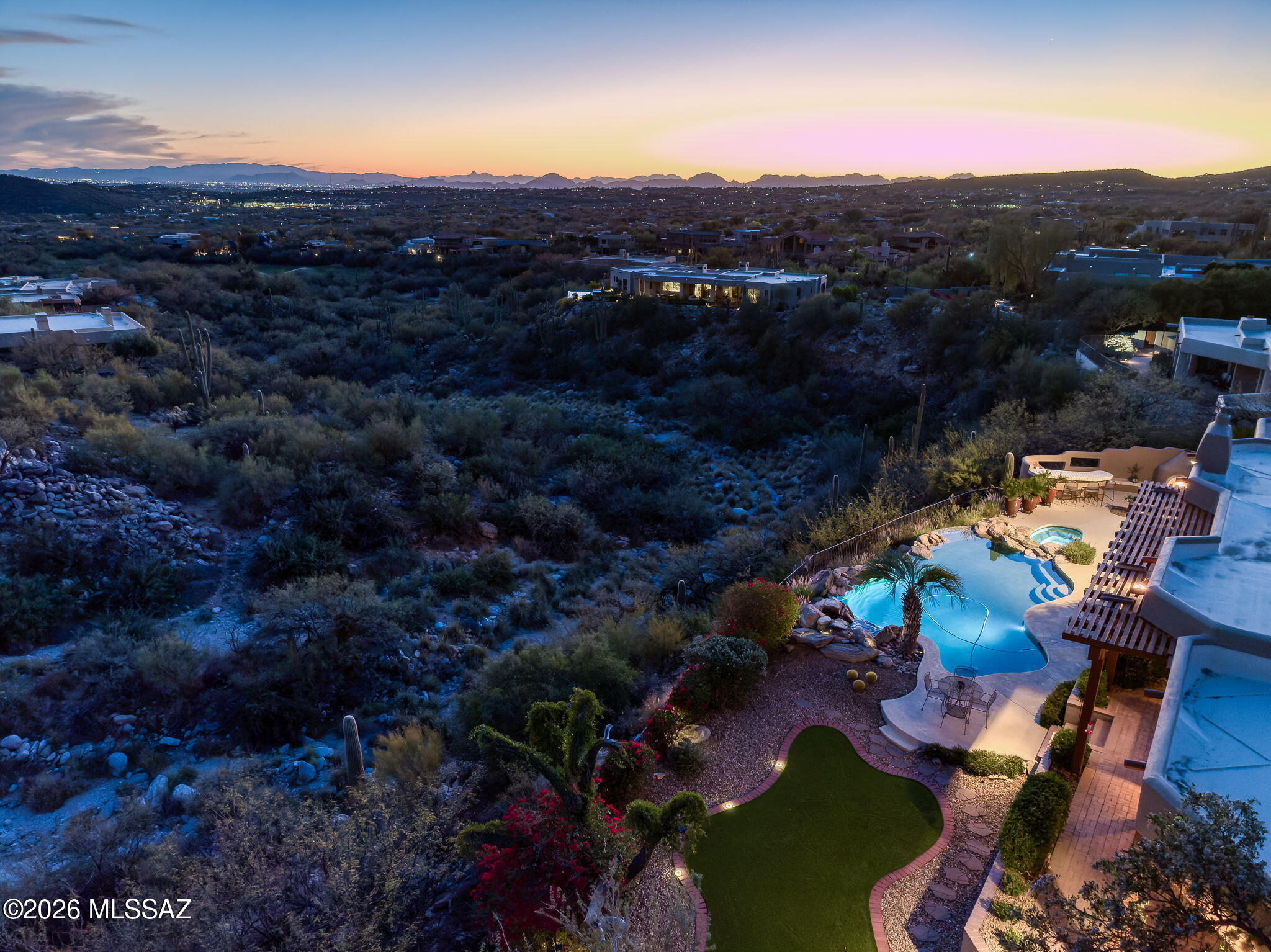 6361 N Canon Del Pajaro