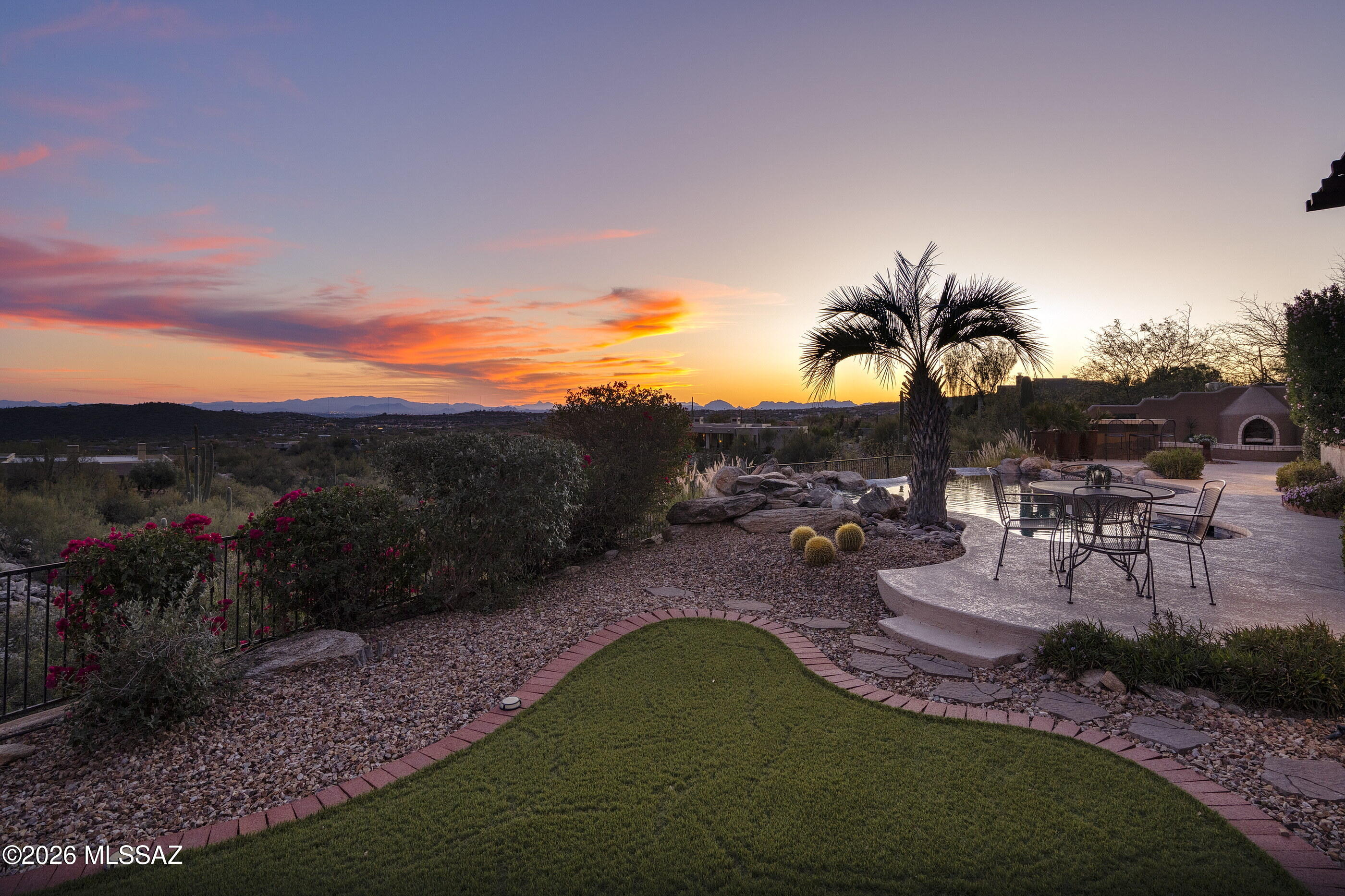 6361 N Canon Del Pajaro