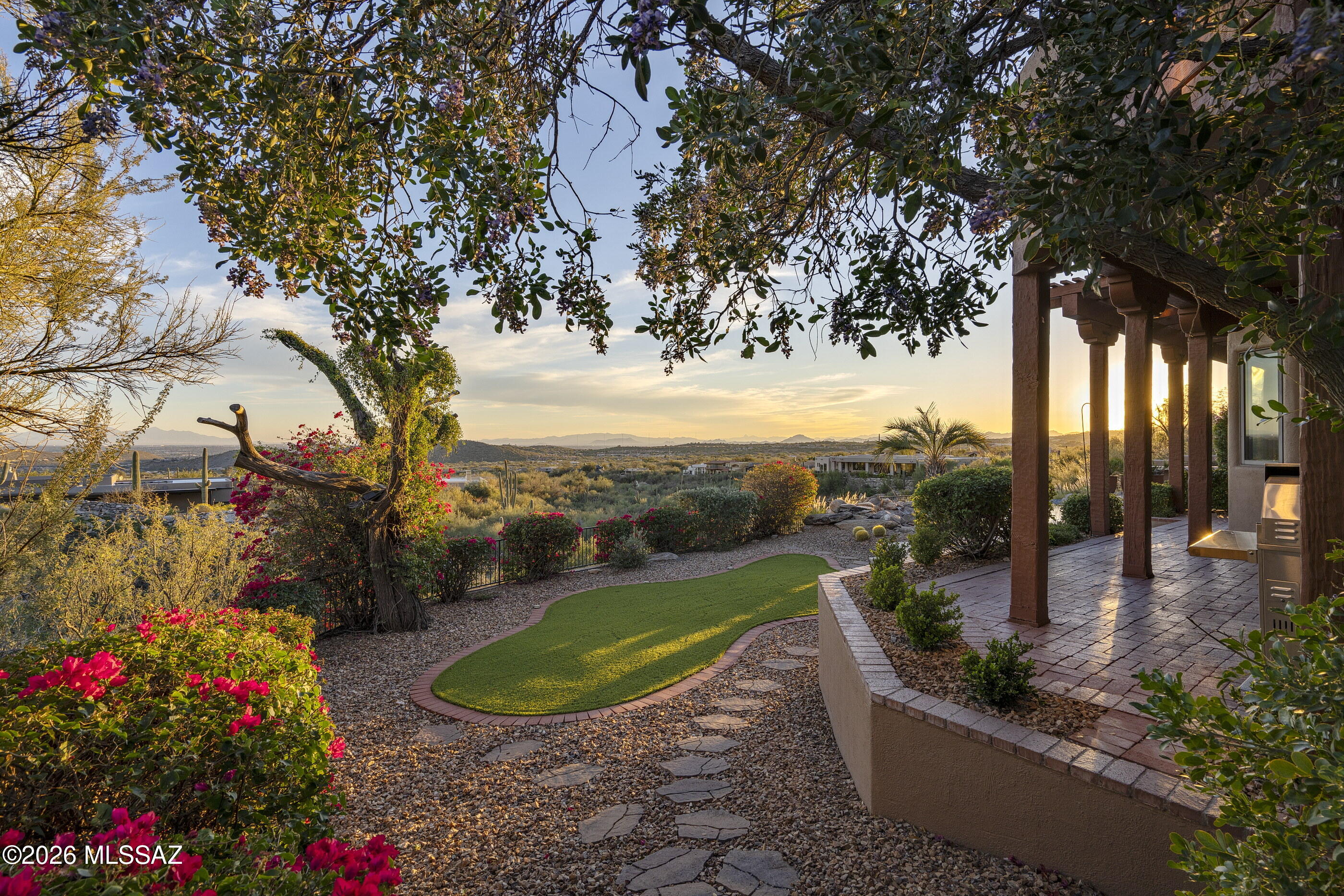 6361 N Canon Del Pajaro