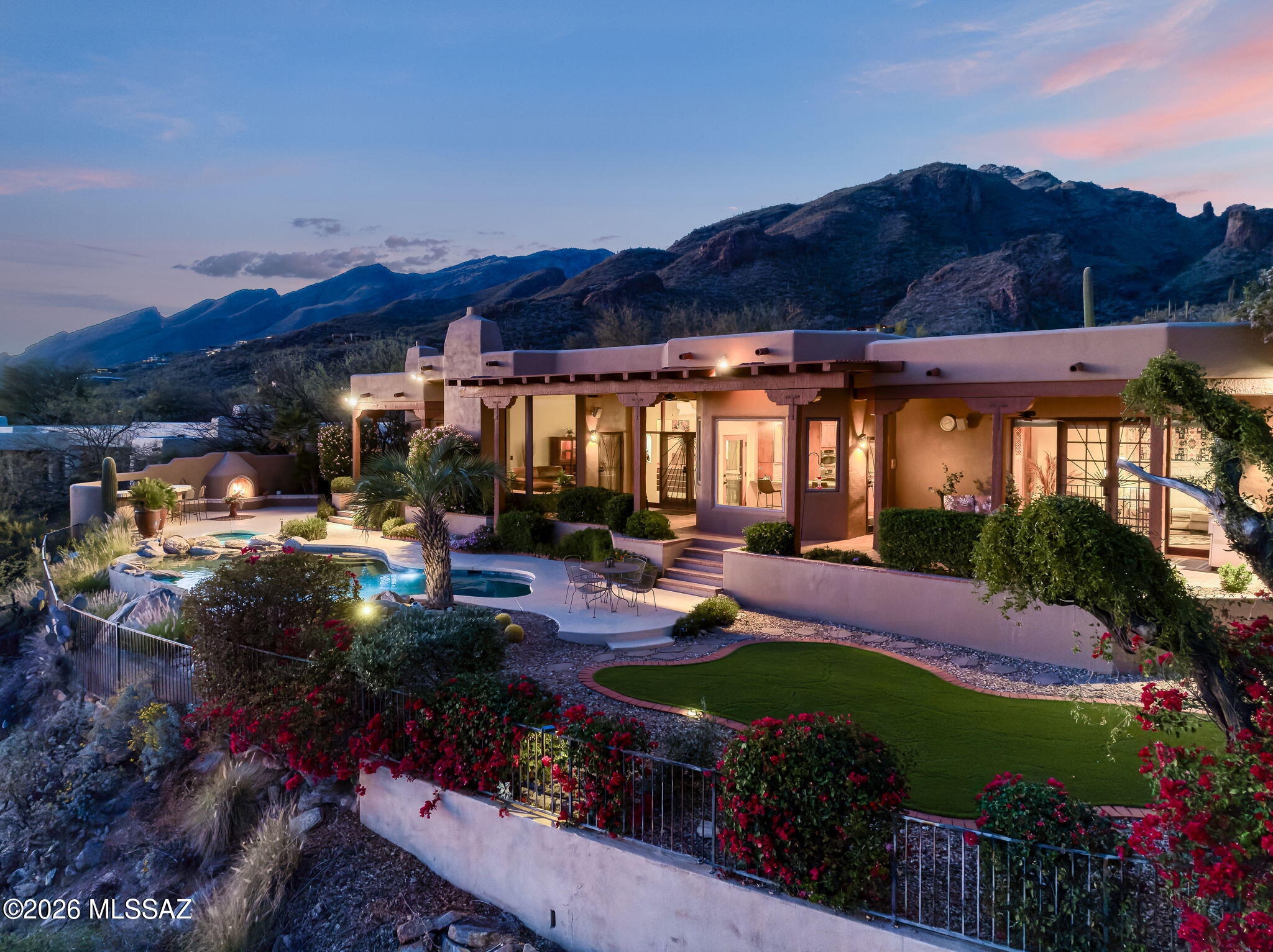 6361 N Canon Del Pajaro