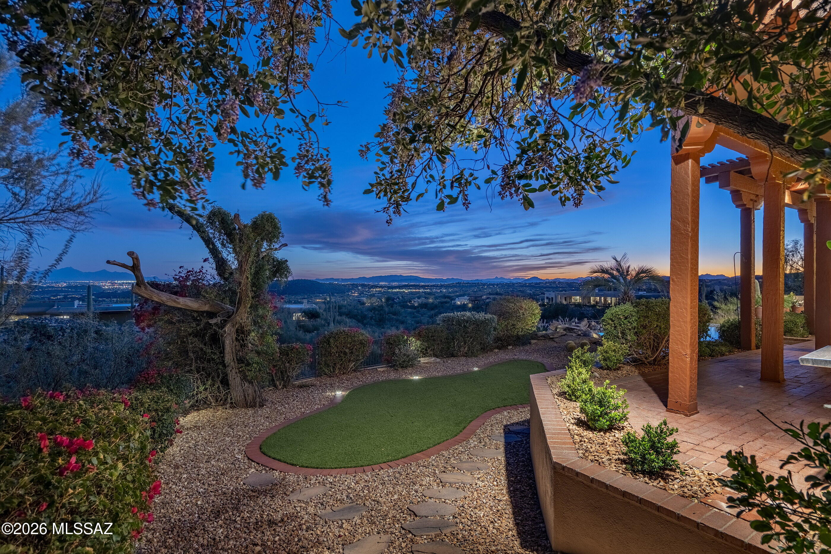 6361 N Canon Del Pajaro