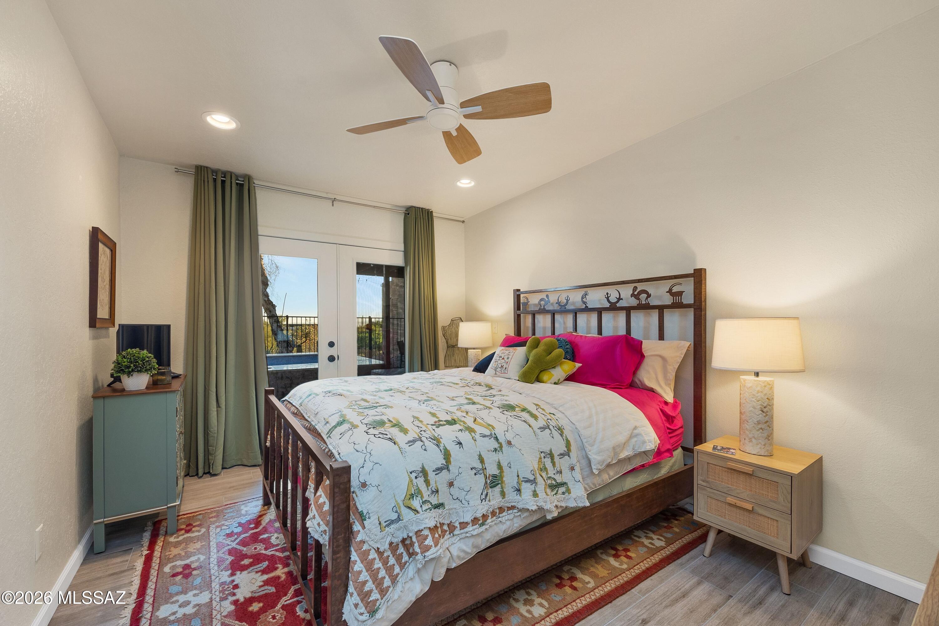 6524 N Foothills Drive