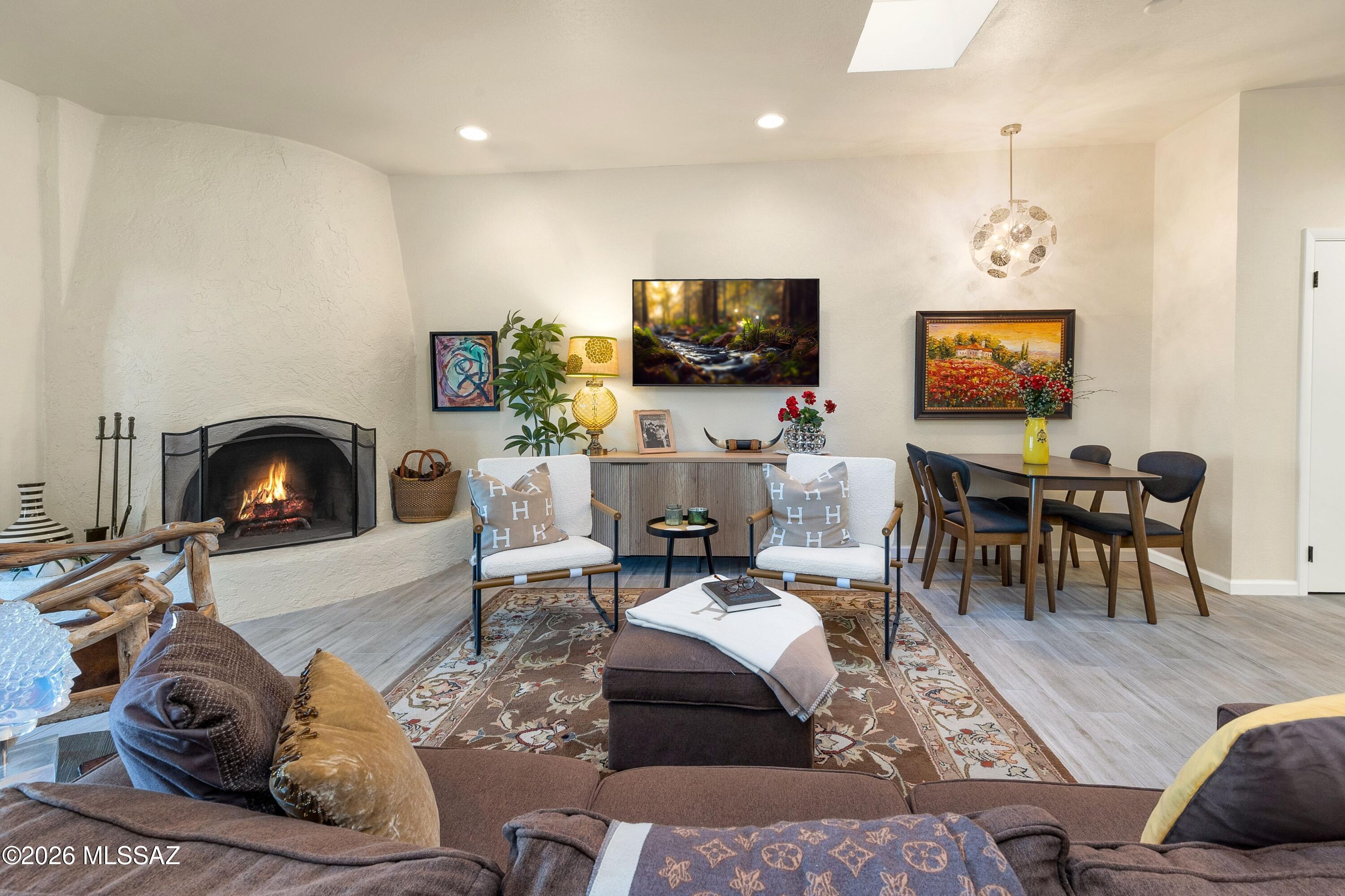 6524 N Foothills Drive