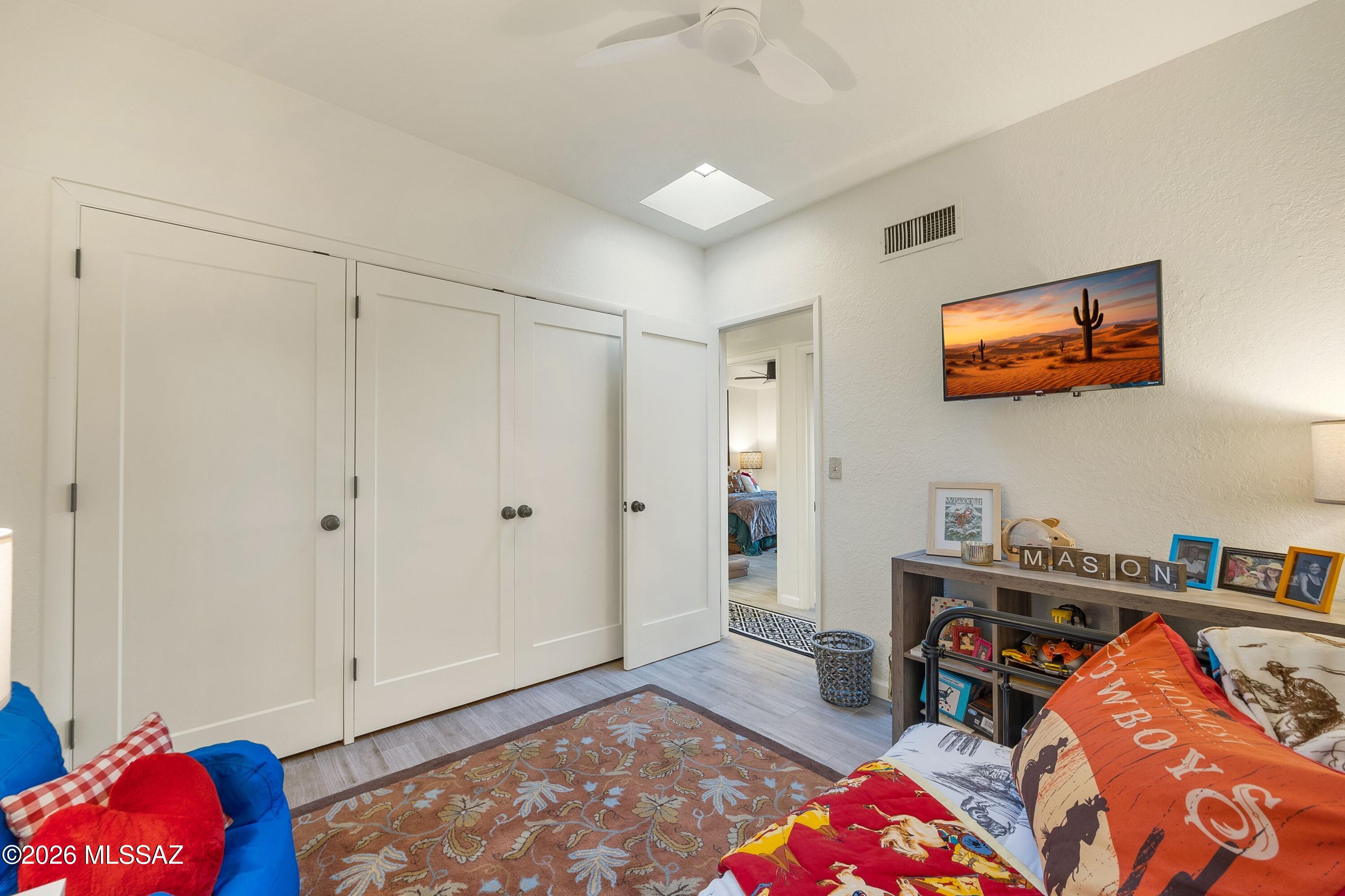 6524 N Foothills Drive
