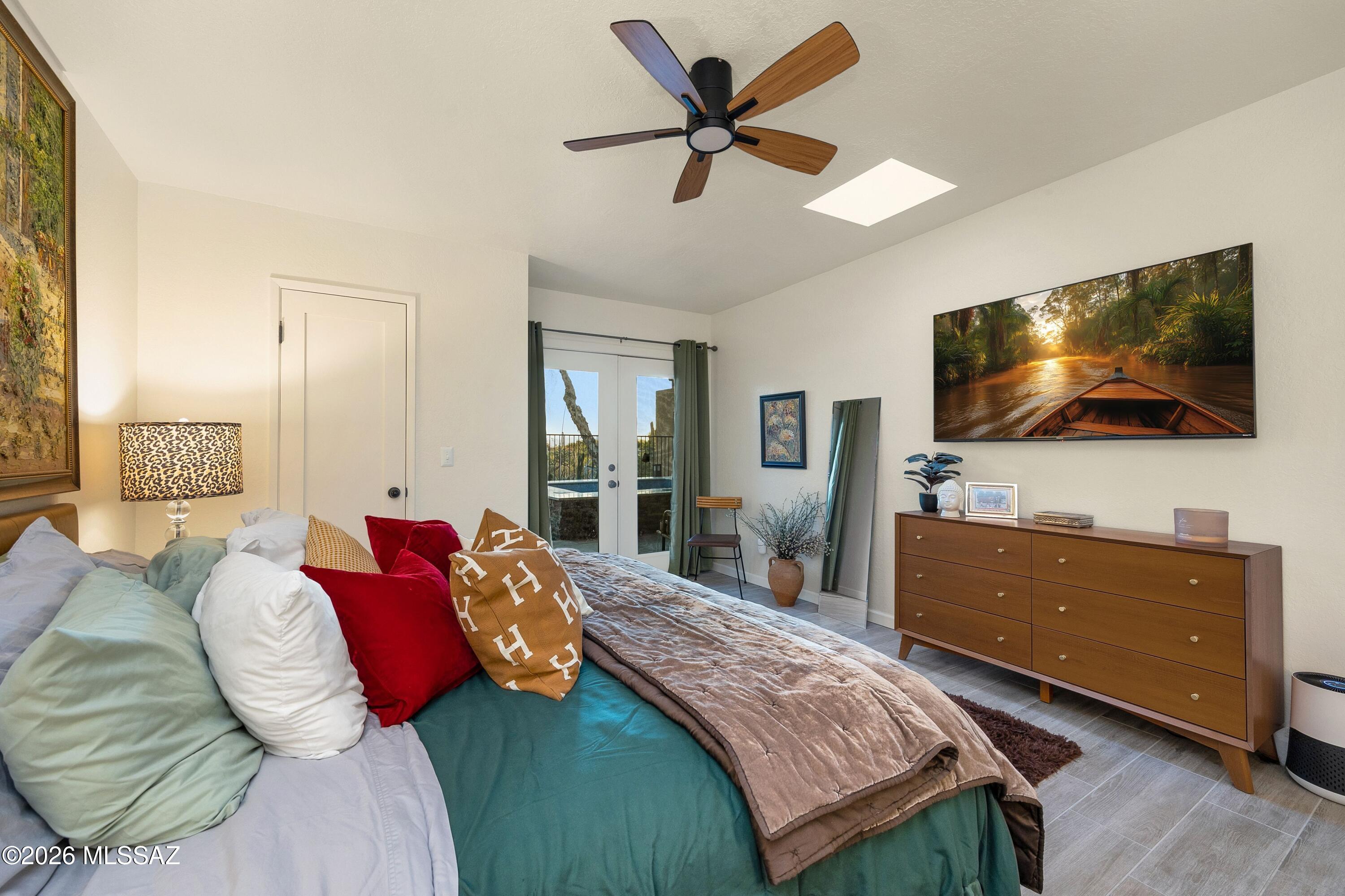6524 N Foothills Drive