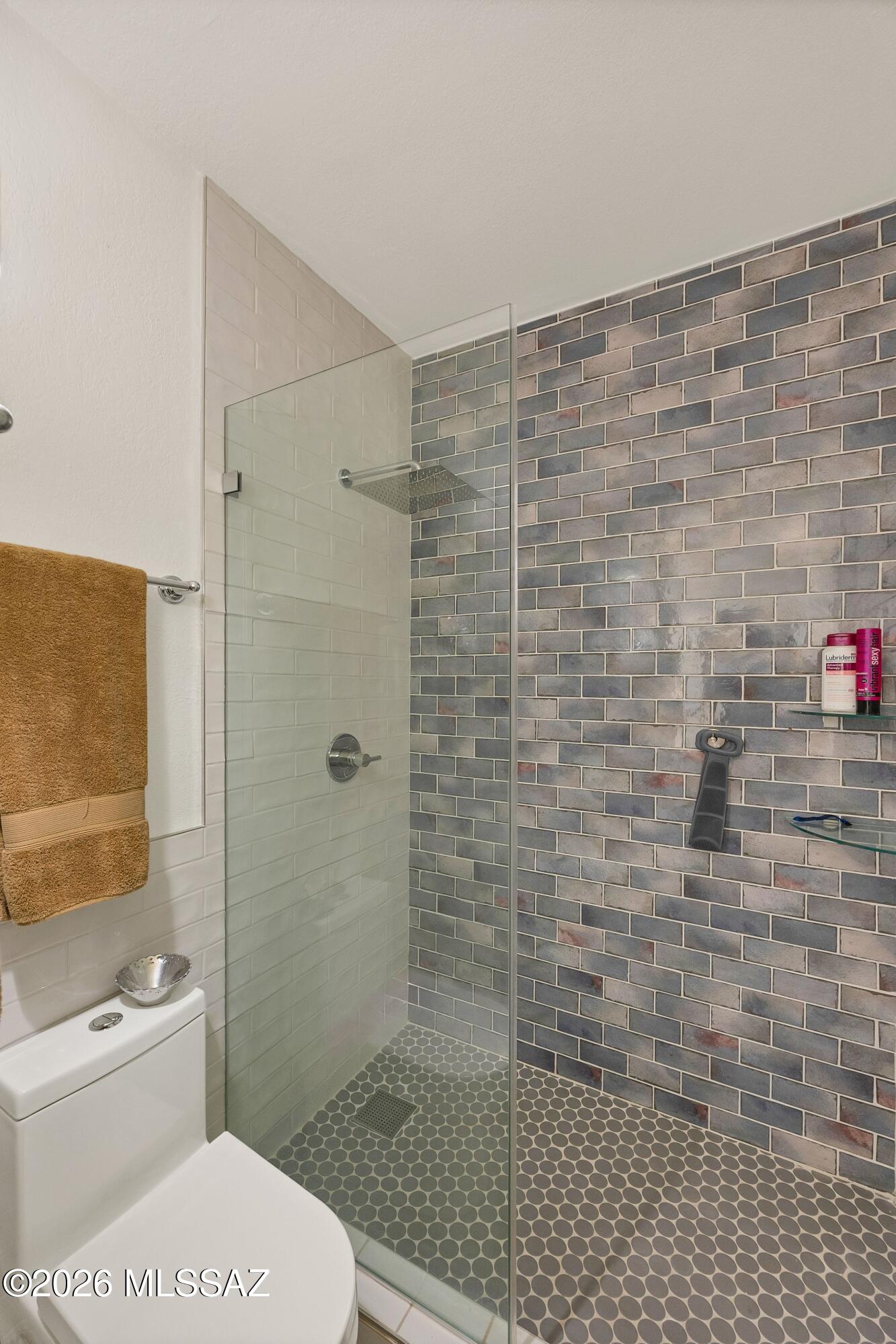 6524 N Foothills Drive