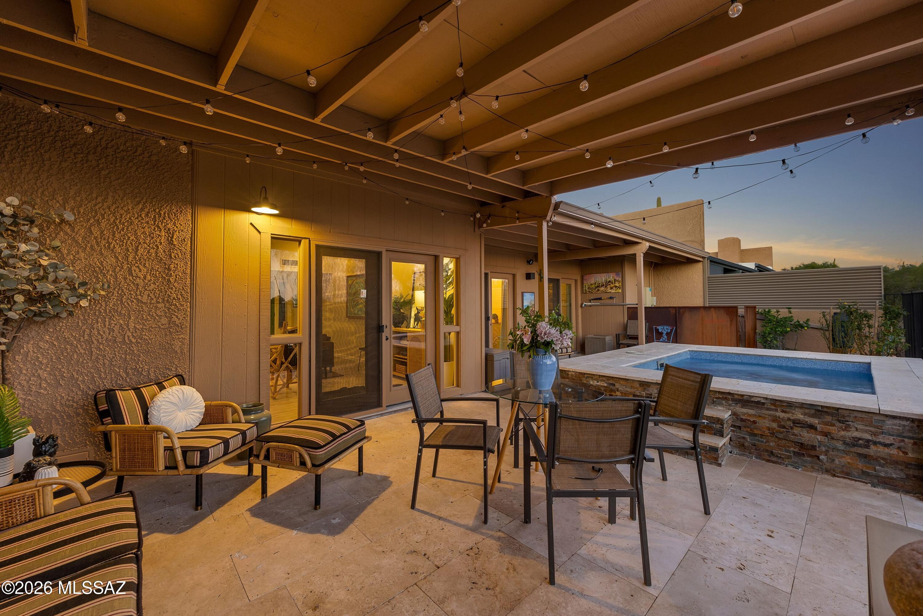 6524 N Foothills Drive