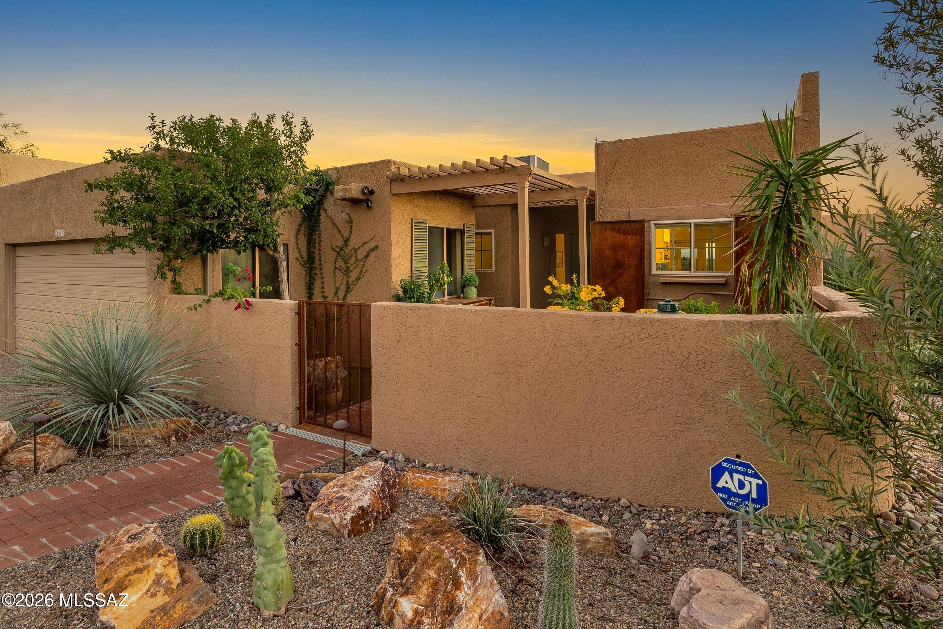 6524 N Foothills Drive