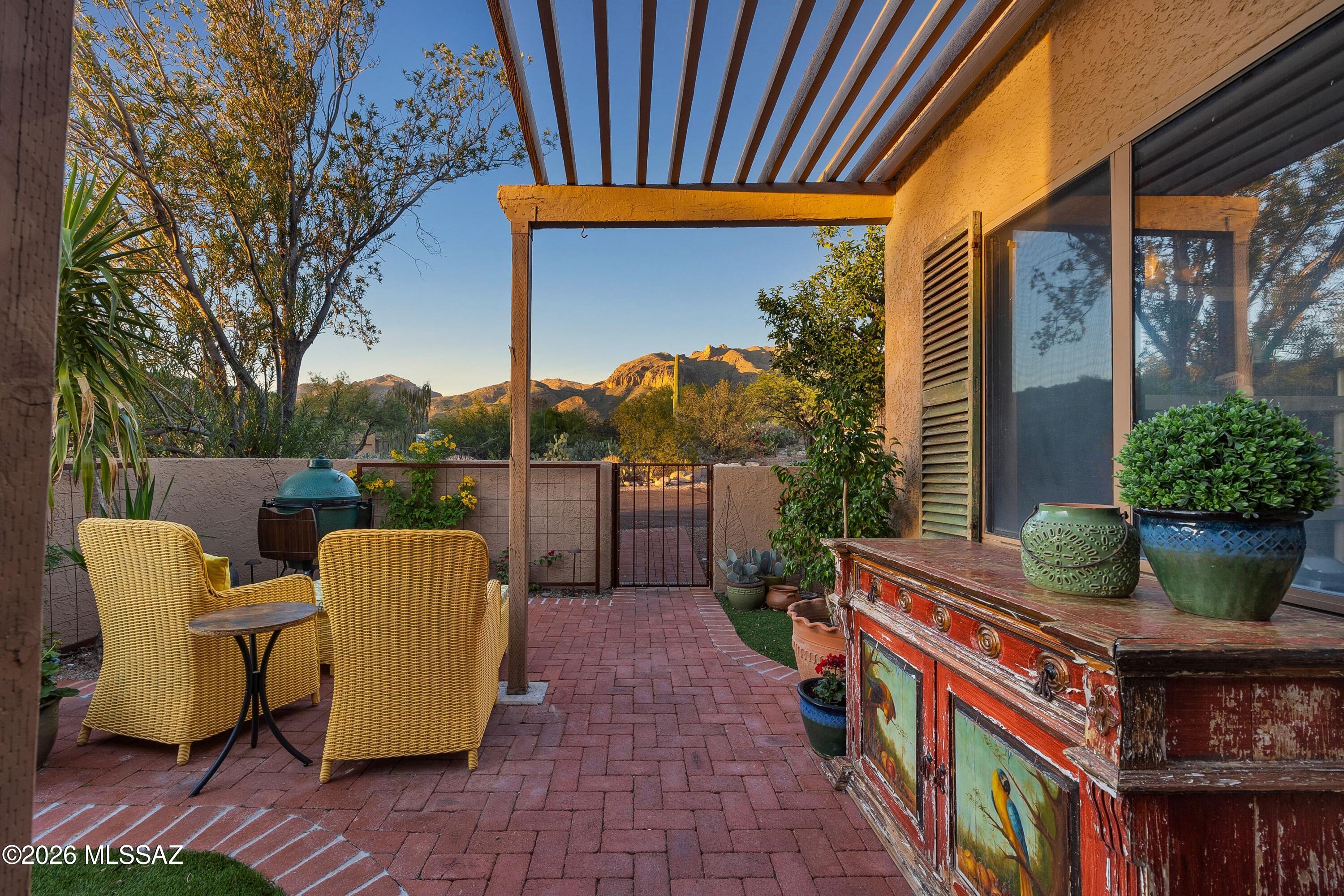 6524 N Foothills Drive