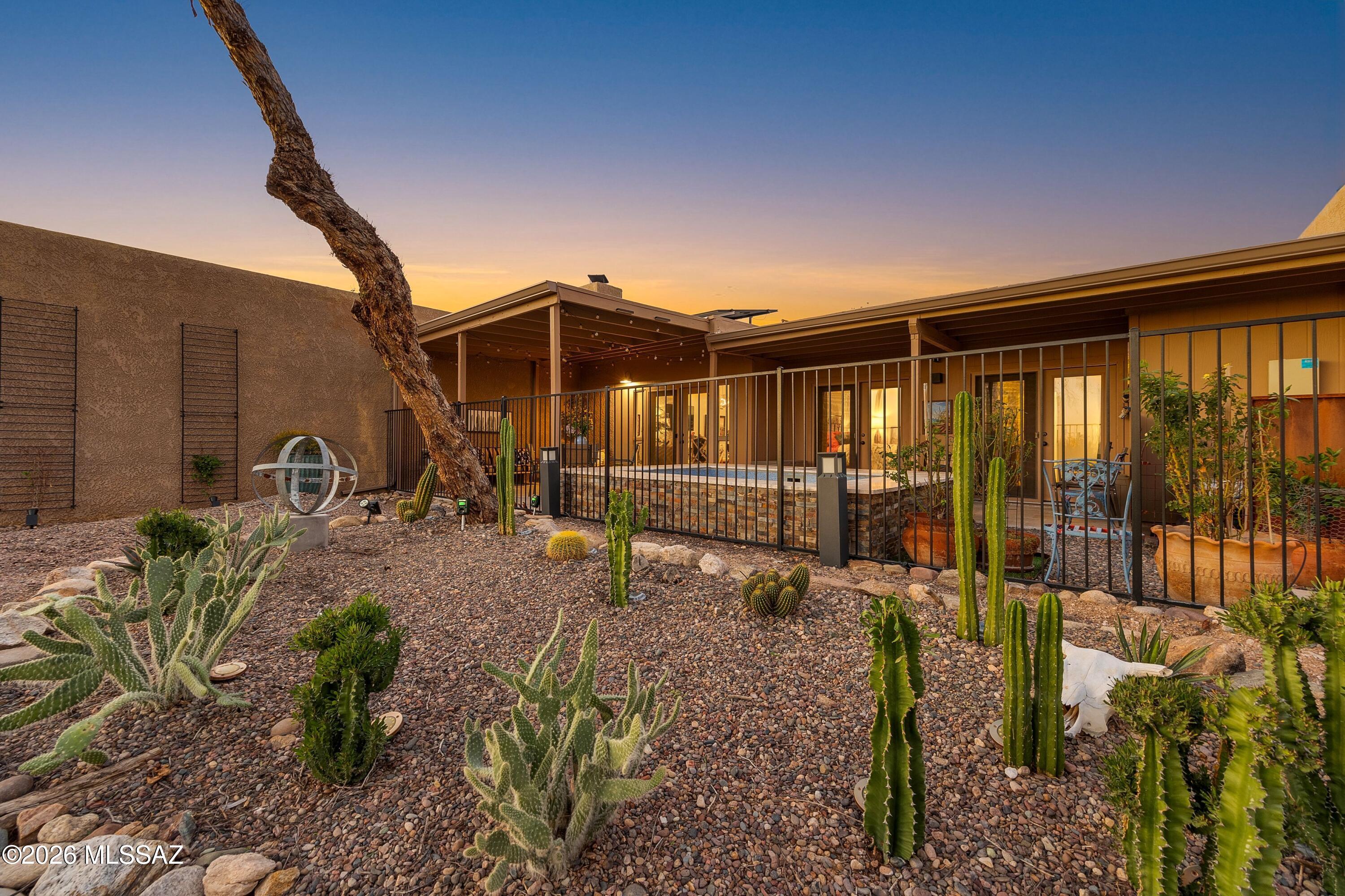 6524 N Foothills Drive