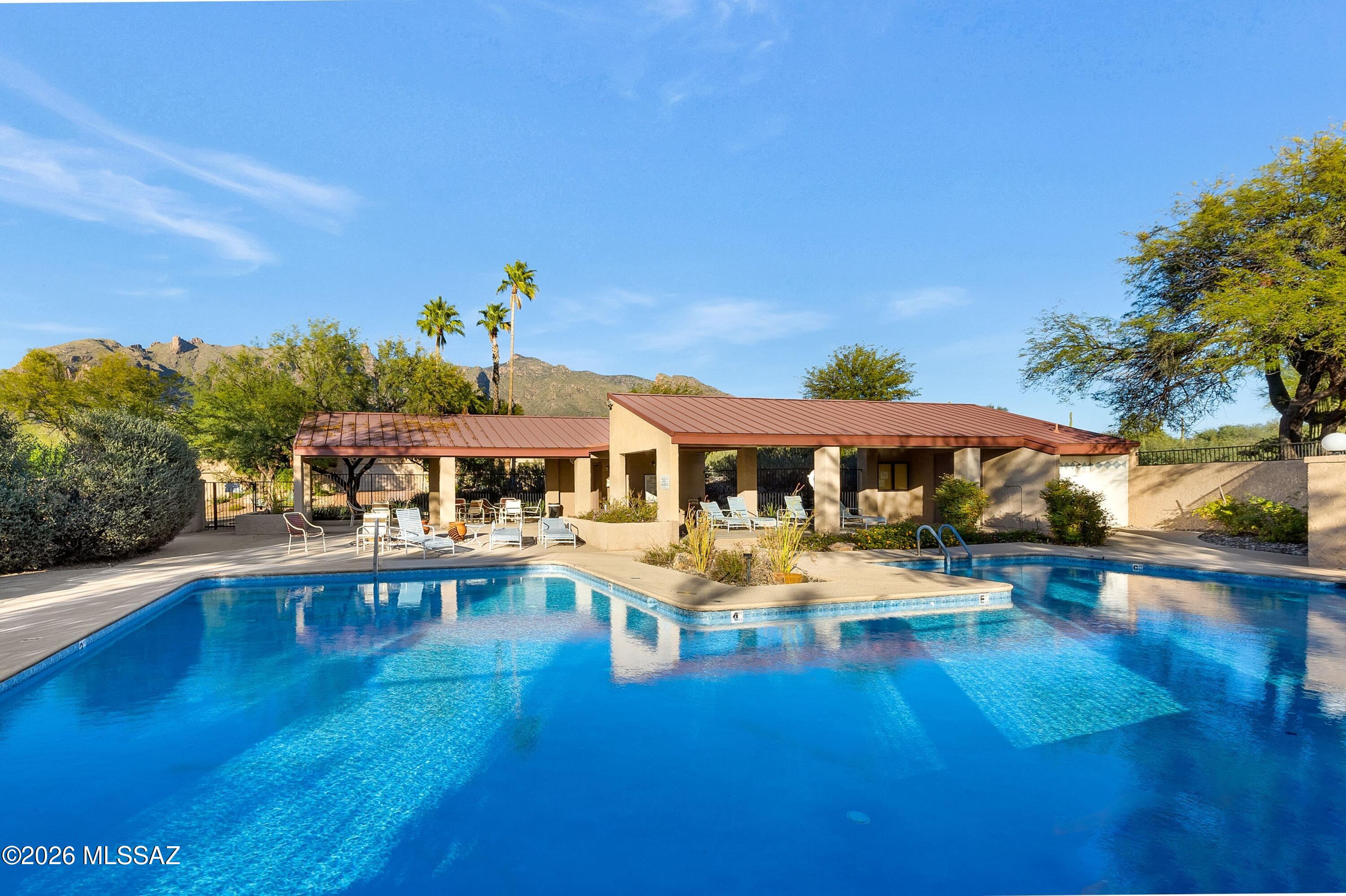6524 N Foothills Drive