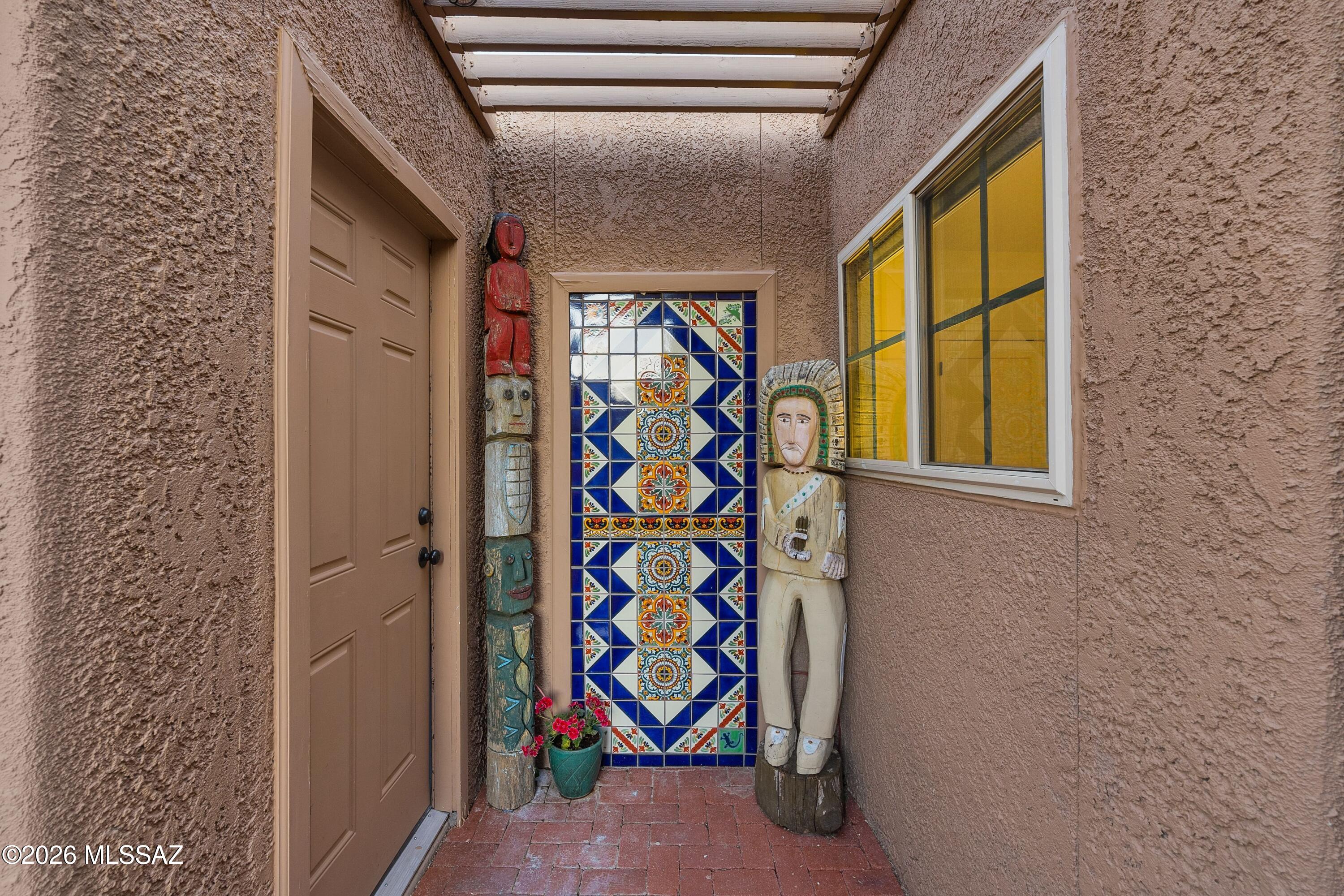 6524 N Foothills Drive