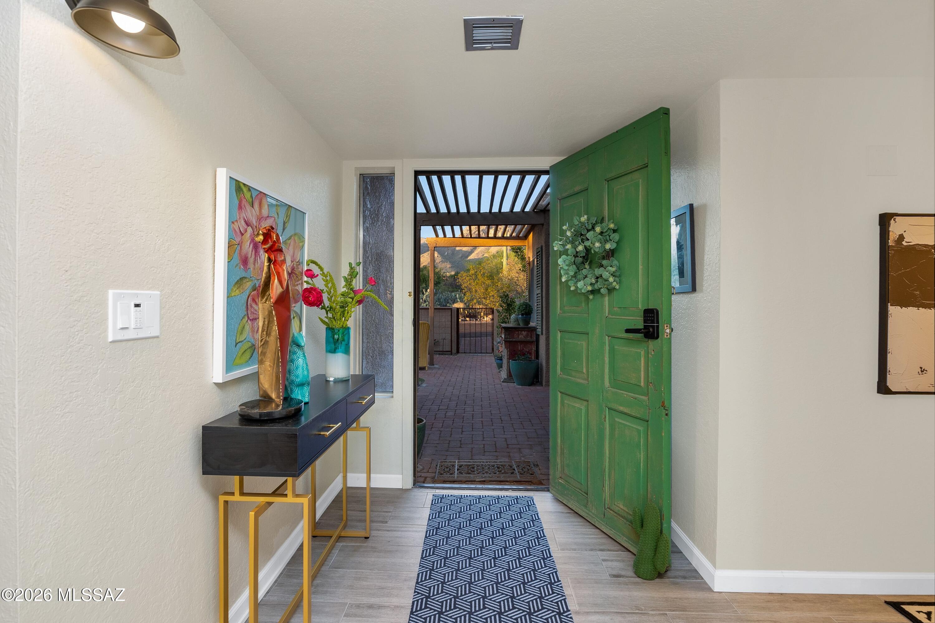 6524 N Foothills Drive