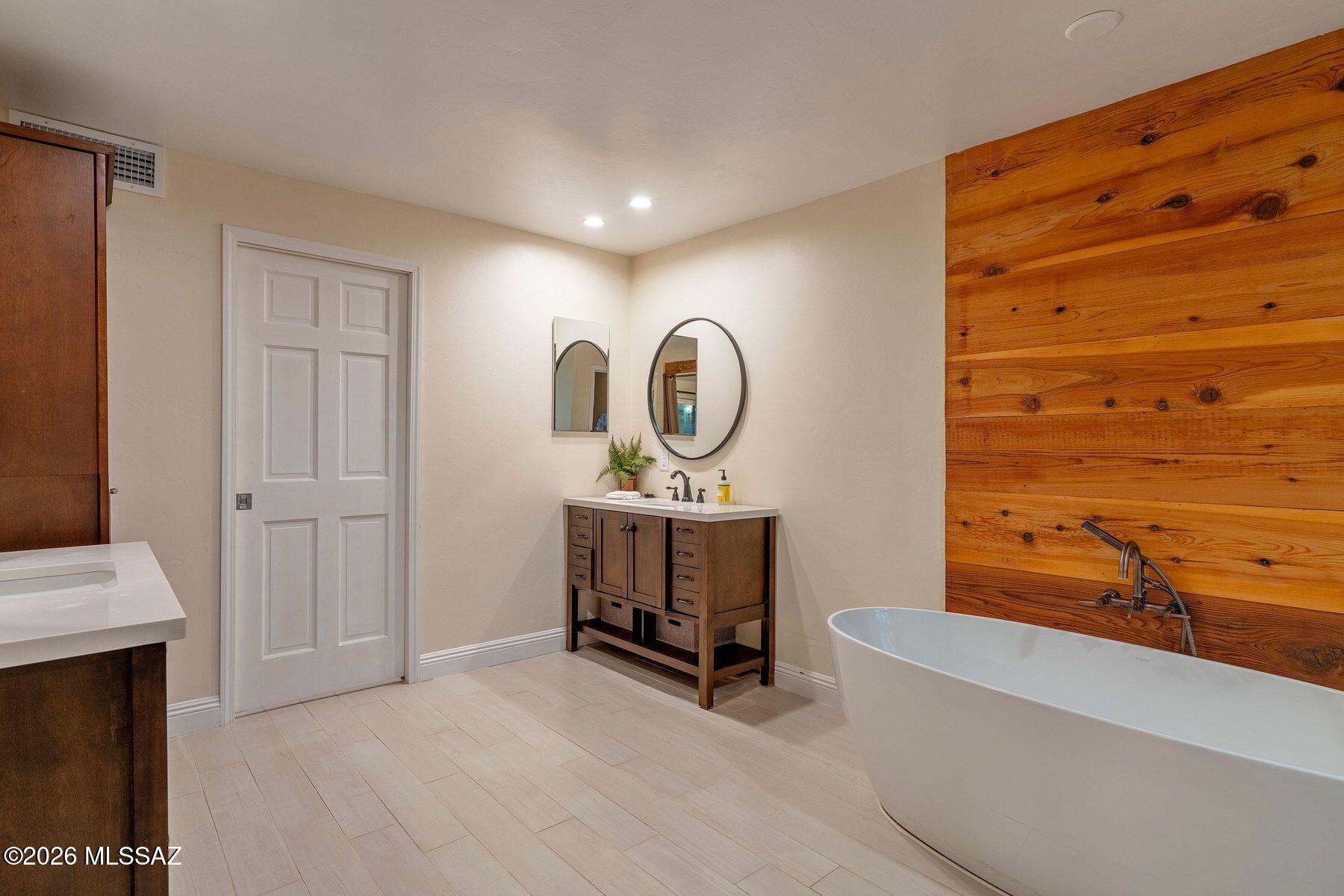 1947 N Soldier Trail