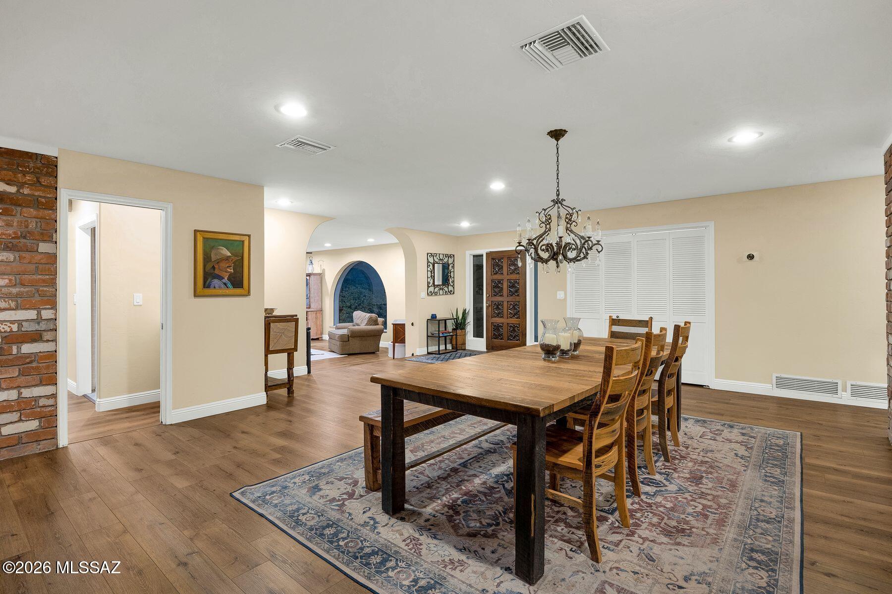1947 N Soldier Trail