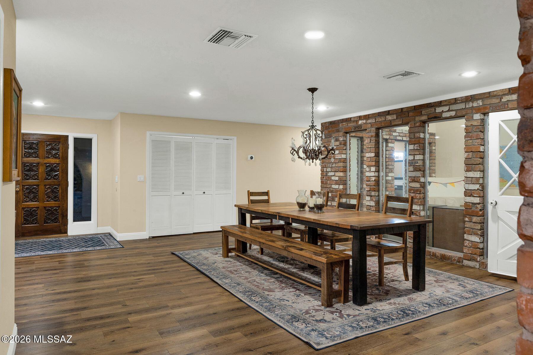 1947 N Soldier Trail