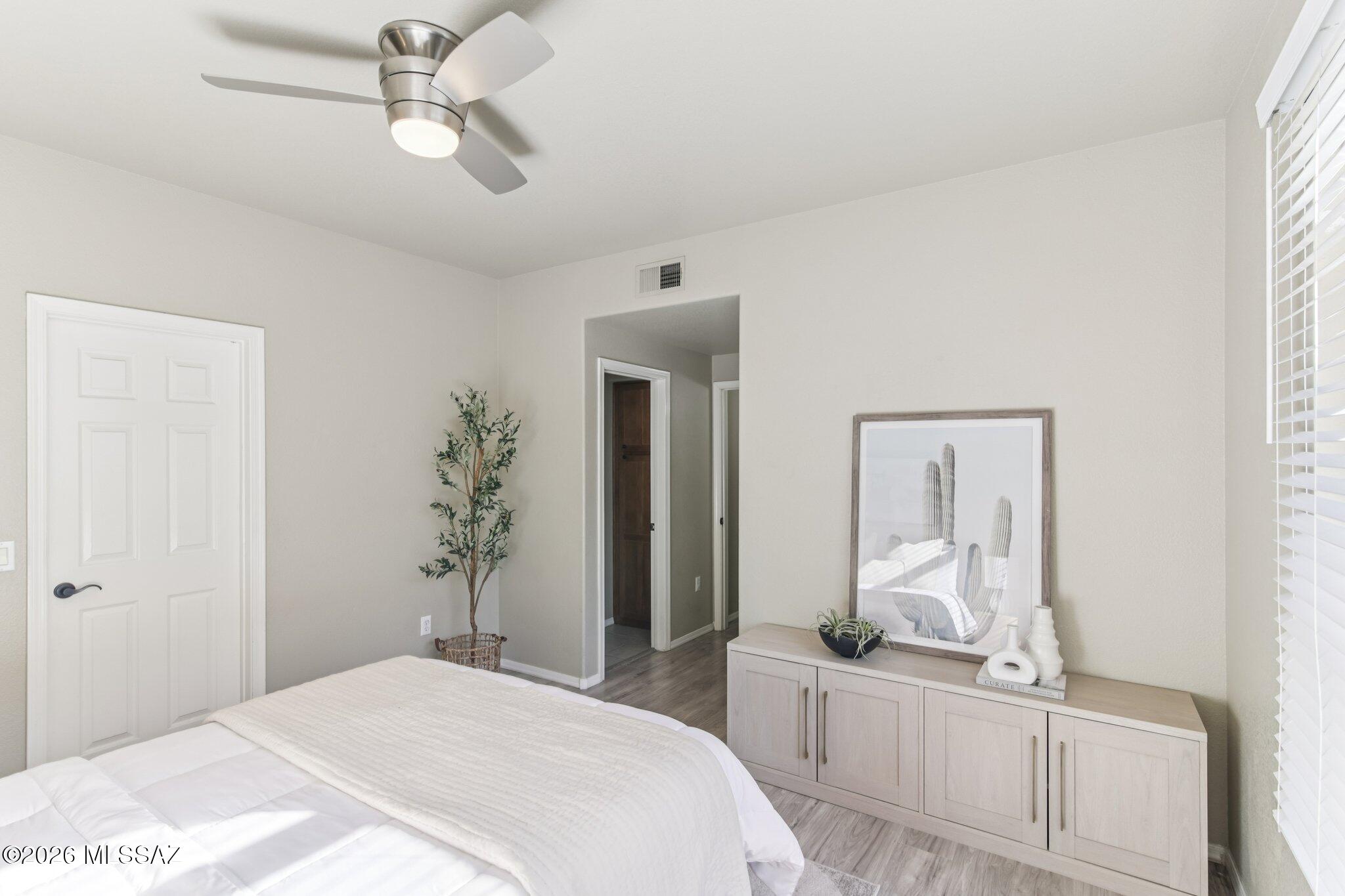 7050 E Sunrise Drive 17204