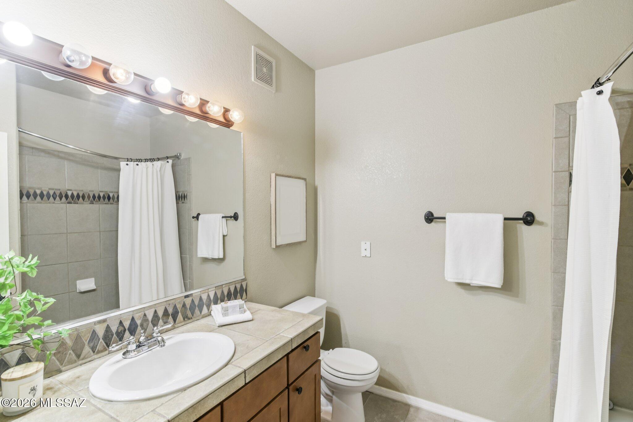 7050 E Sunrise Drive 17204