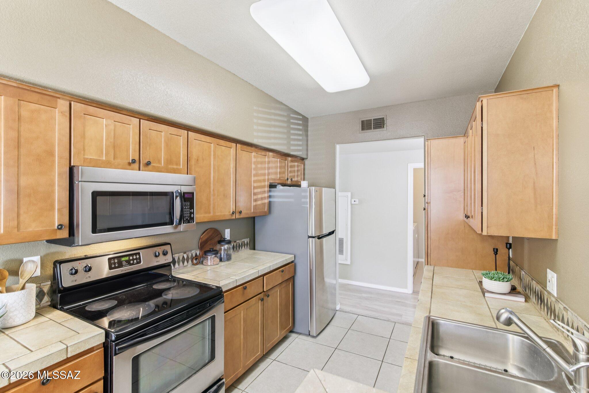 7050 E Sunrise Drive 17204