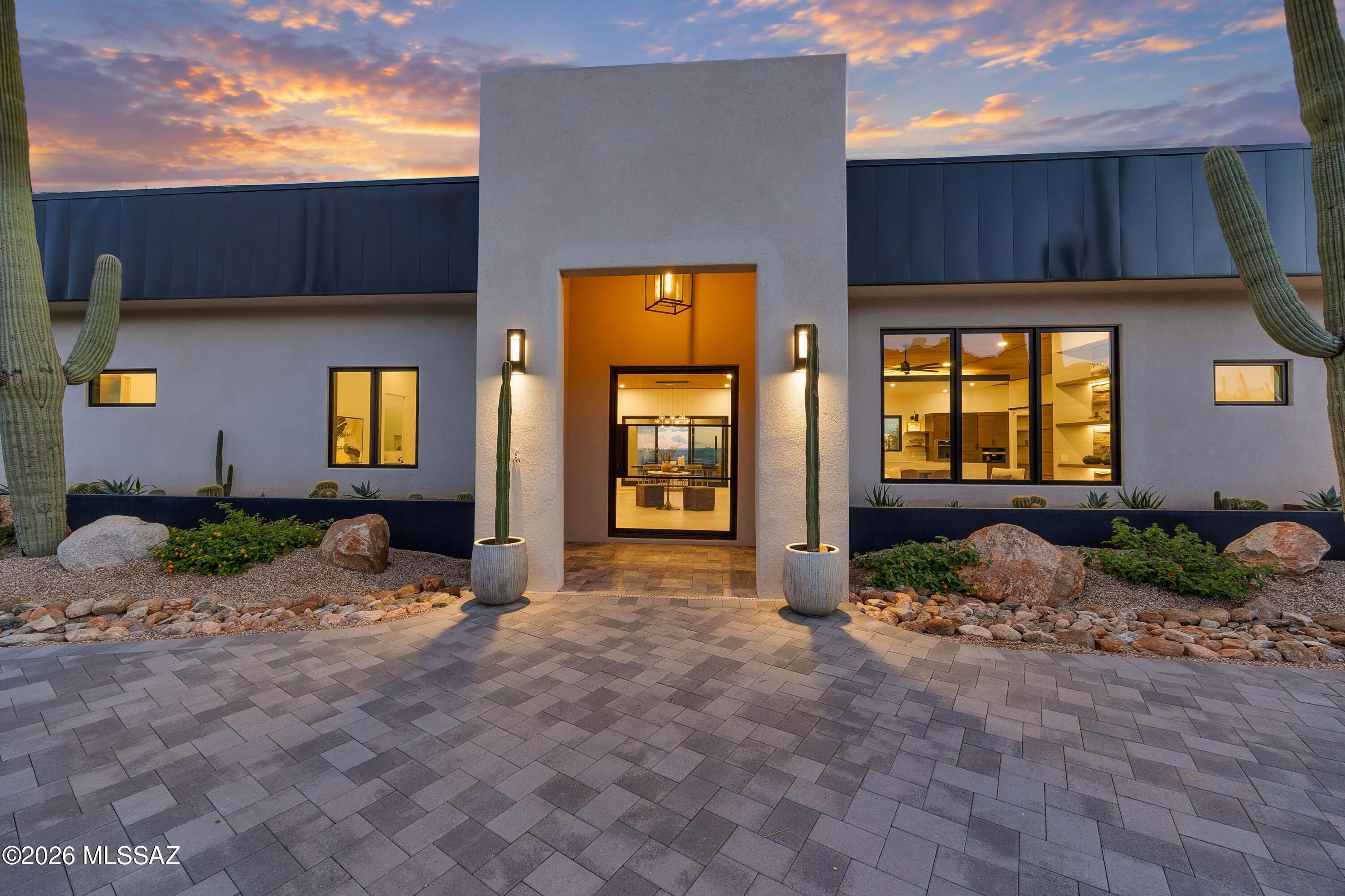 7185 N Agave Ridge Place