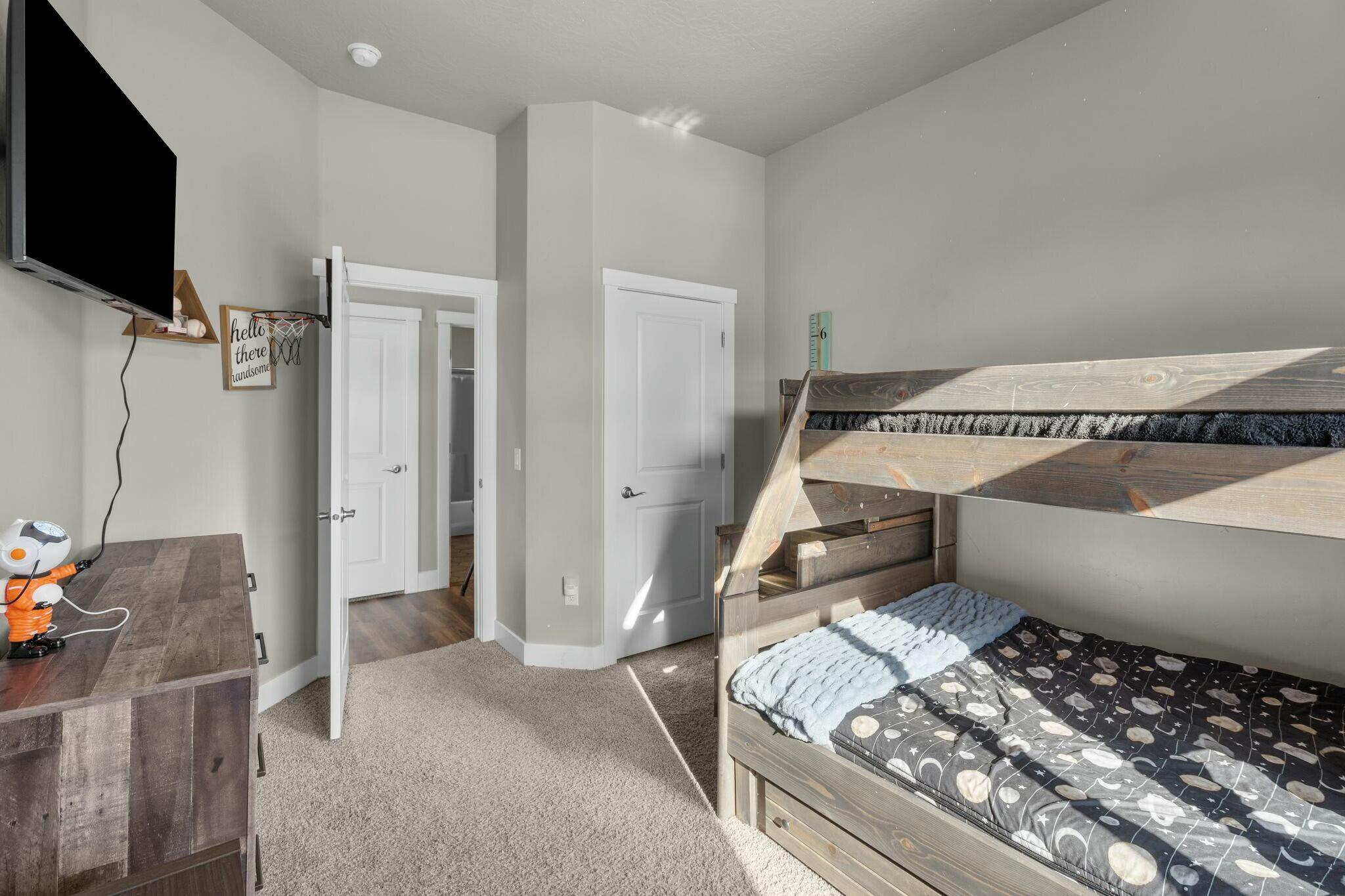 5936 S Desert Crest DR