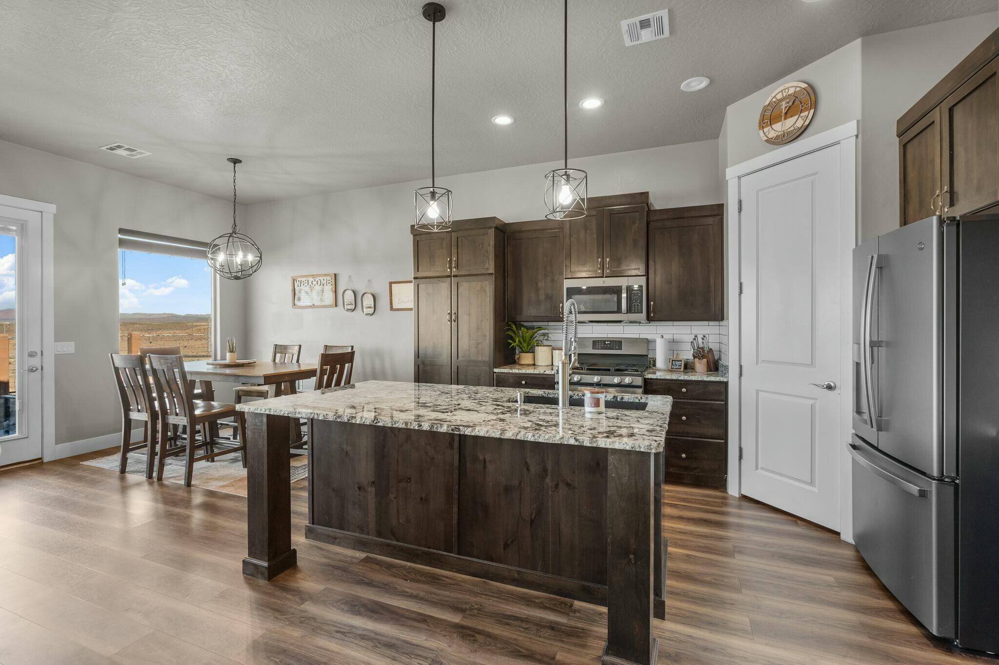 5936 S Desert Crest DR