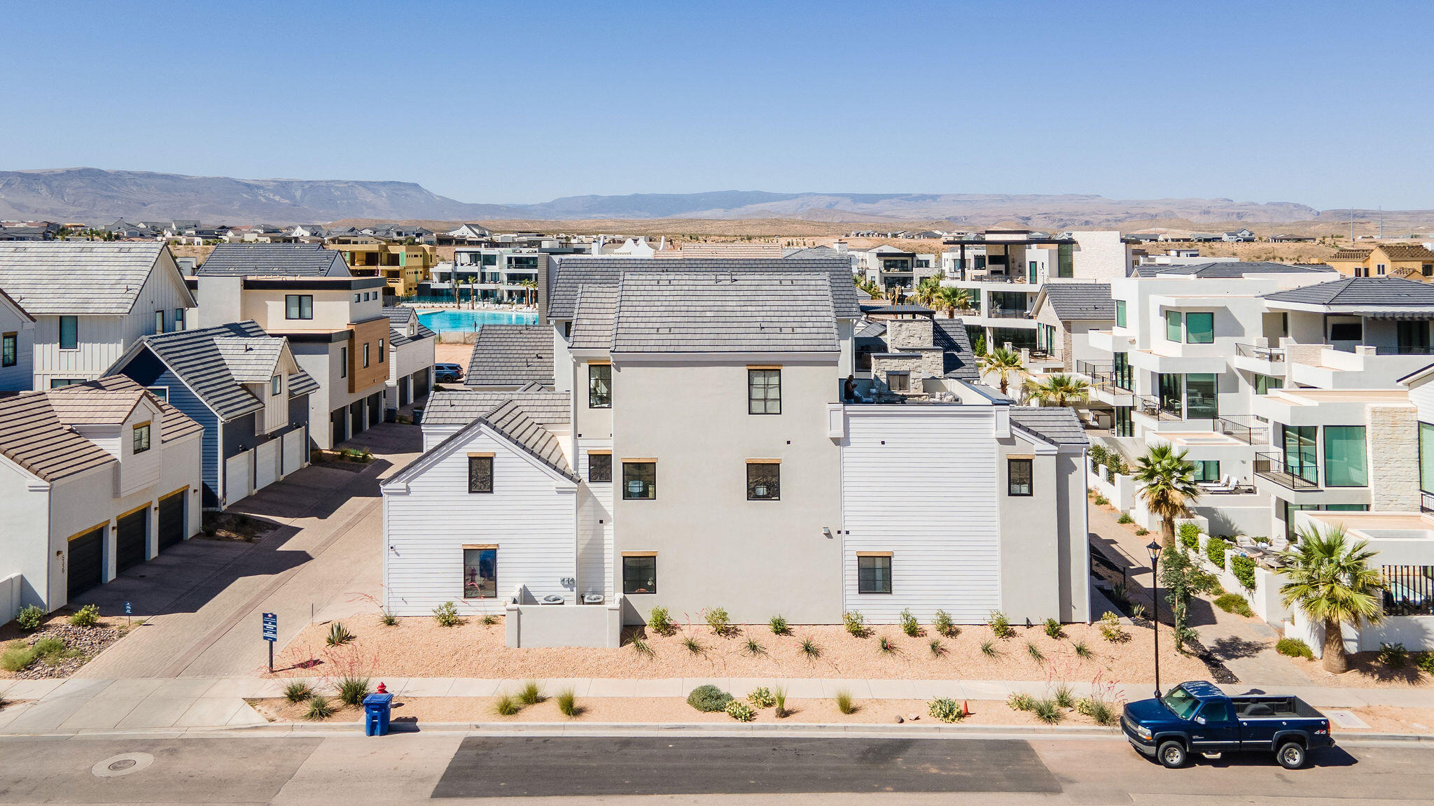 5338 Cyan LN