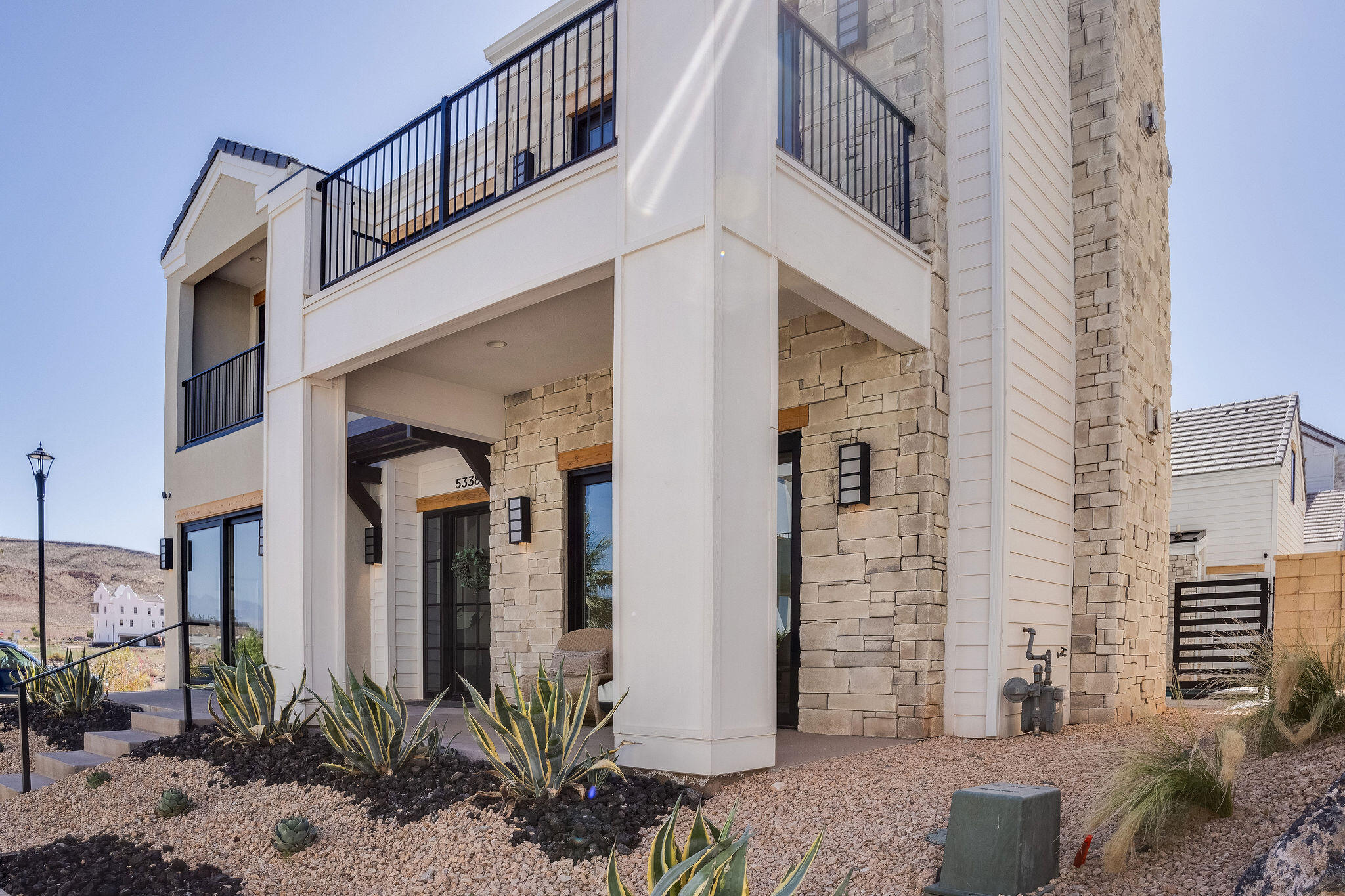 5338 Cyan LN