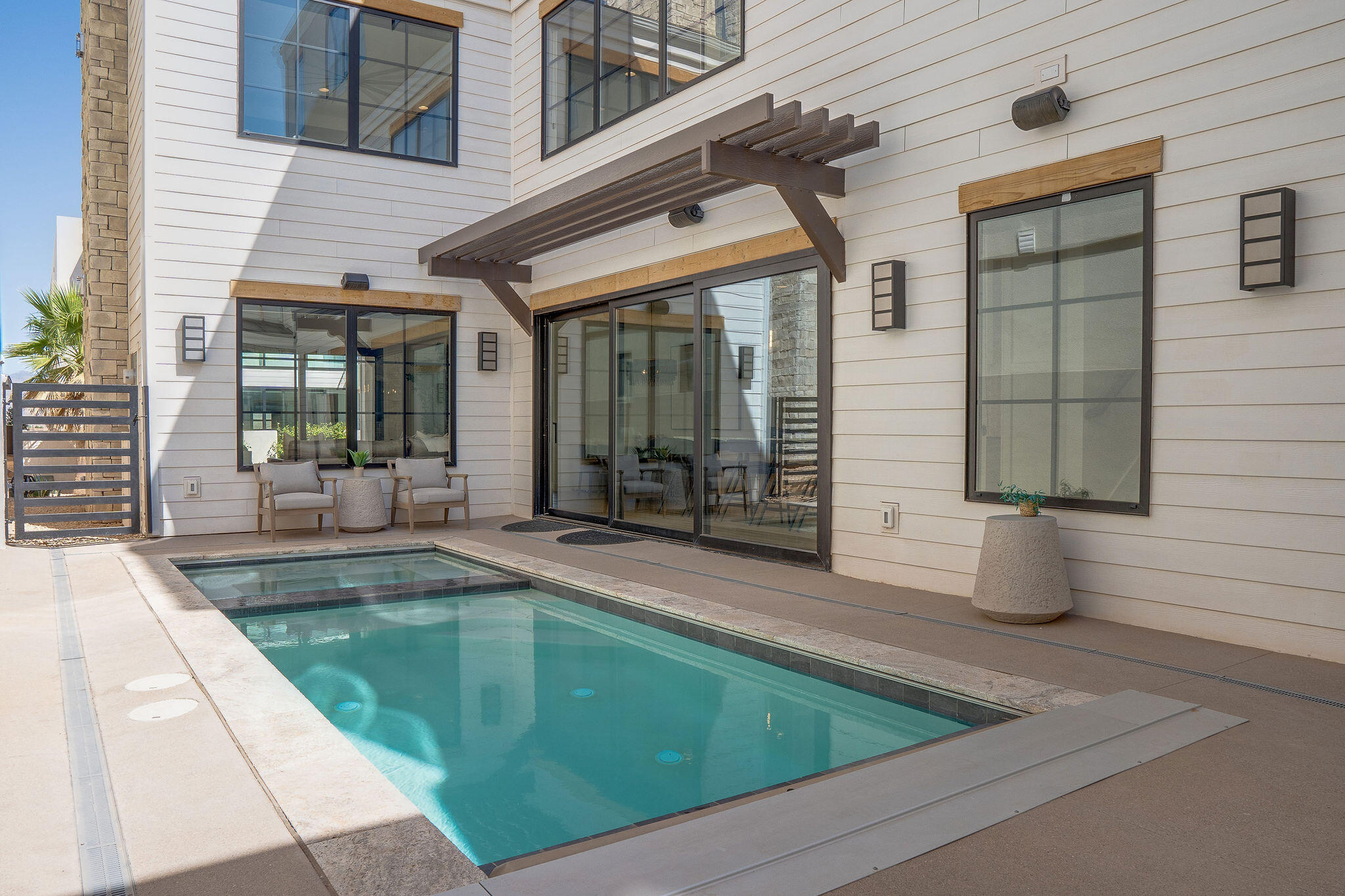 5338 Cyan LN