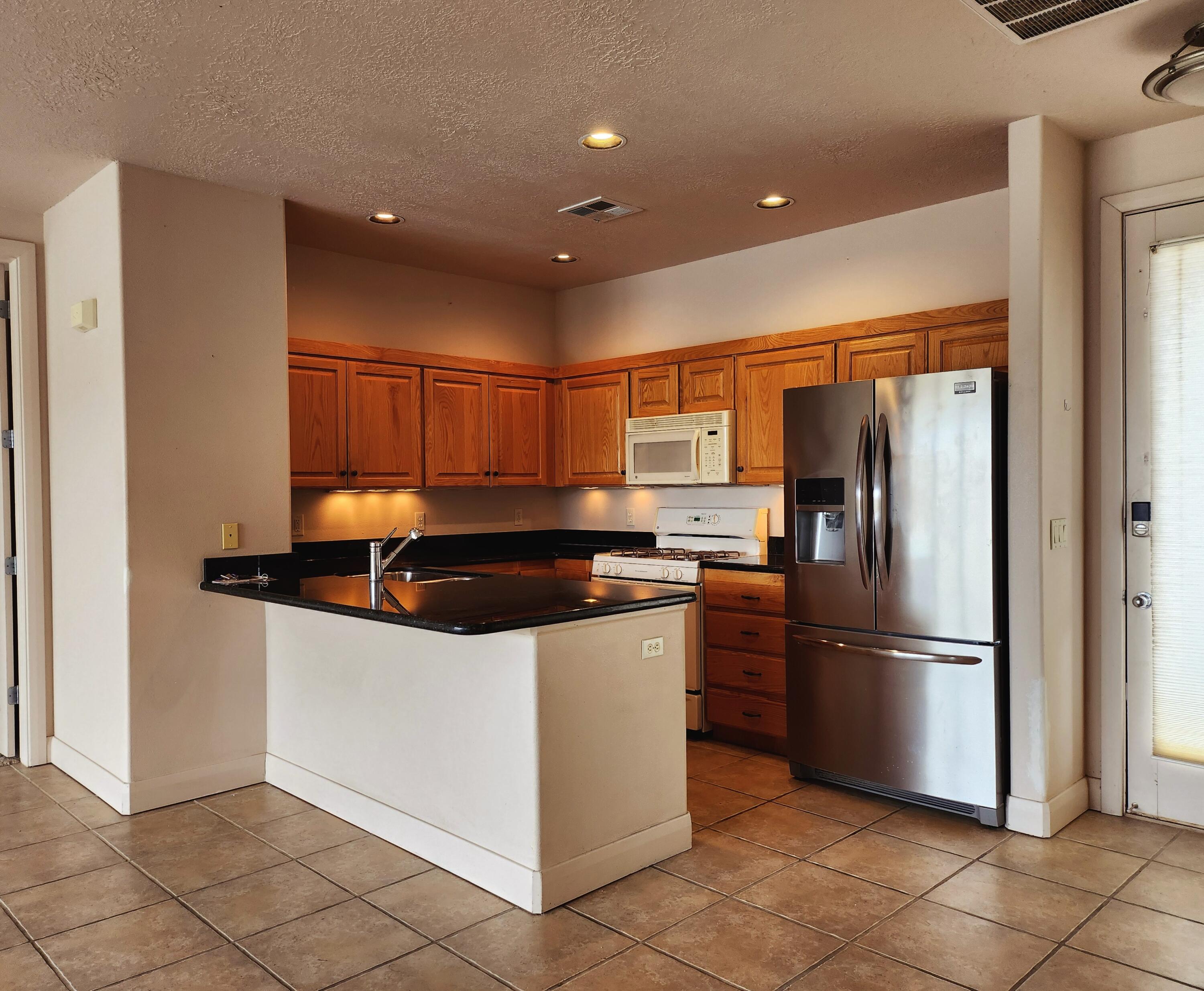 225 N COUNTRY LANE #5