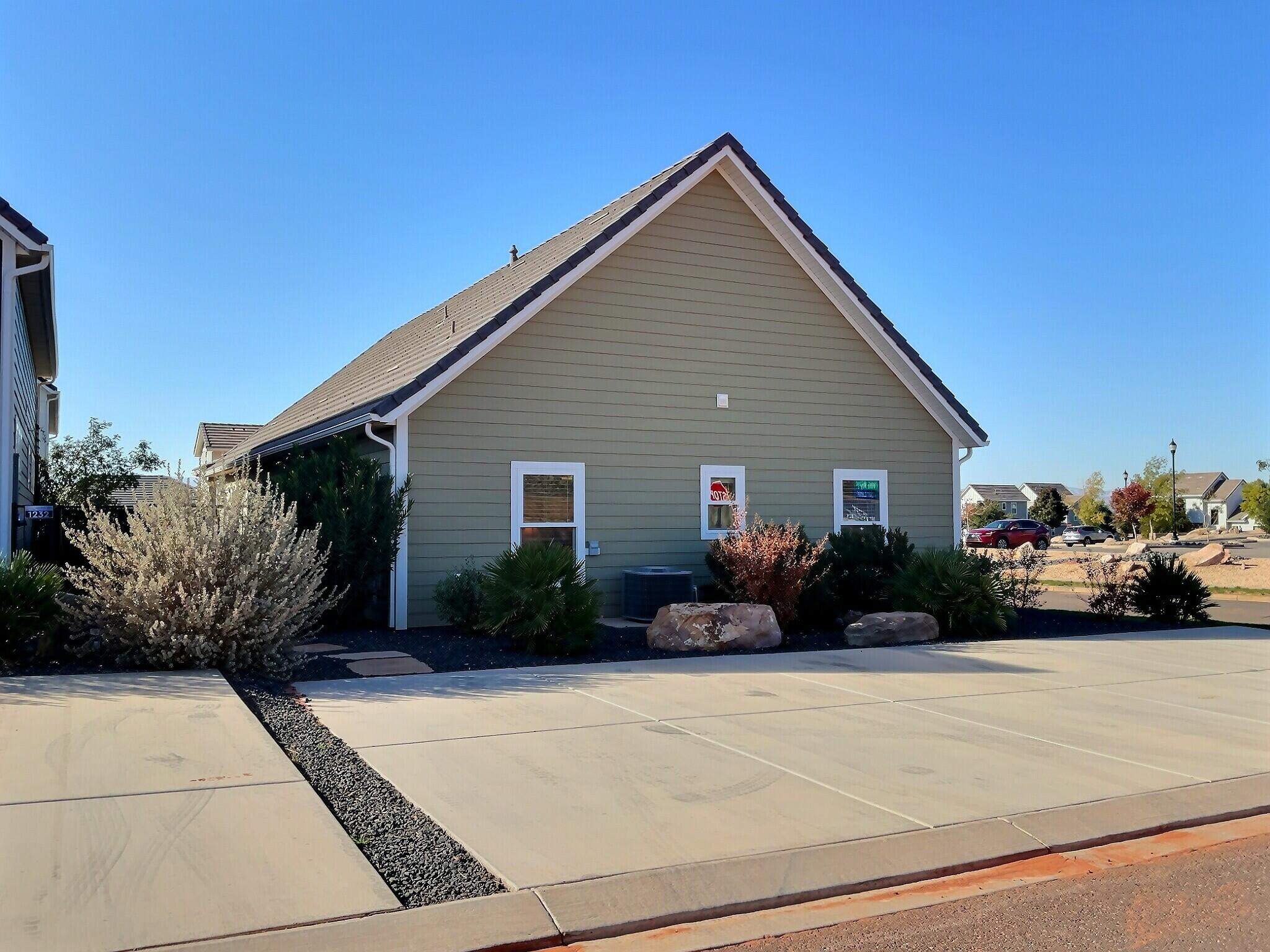 1232 E Villa Way