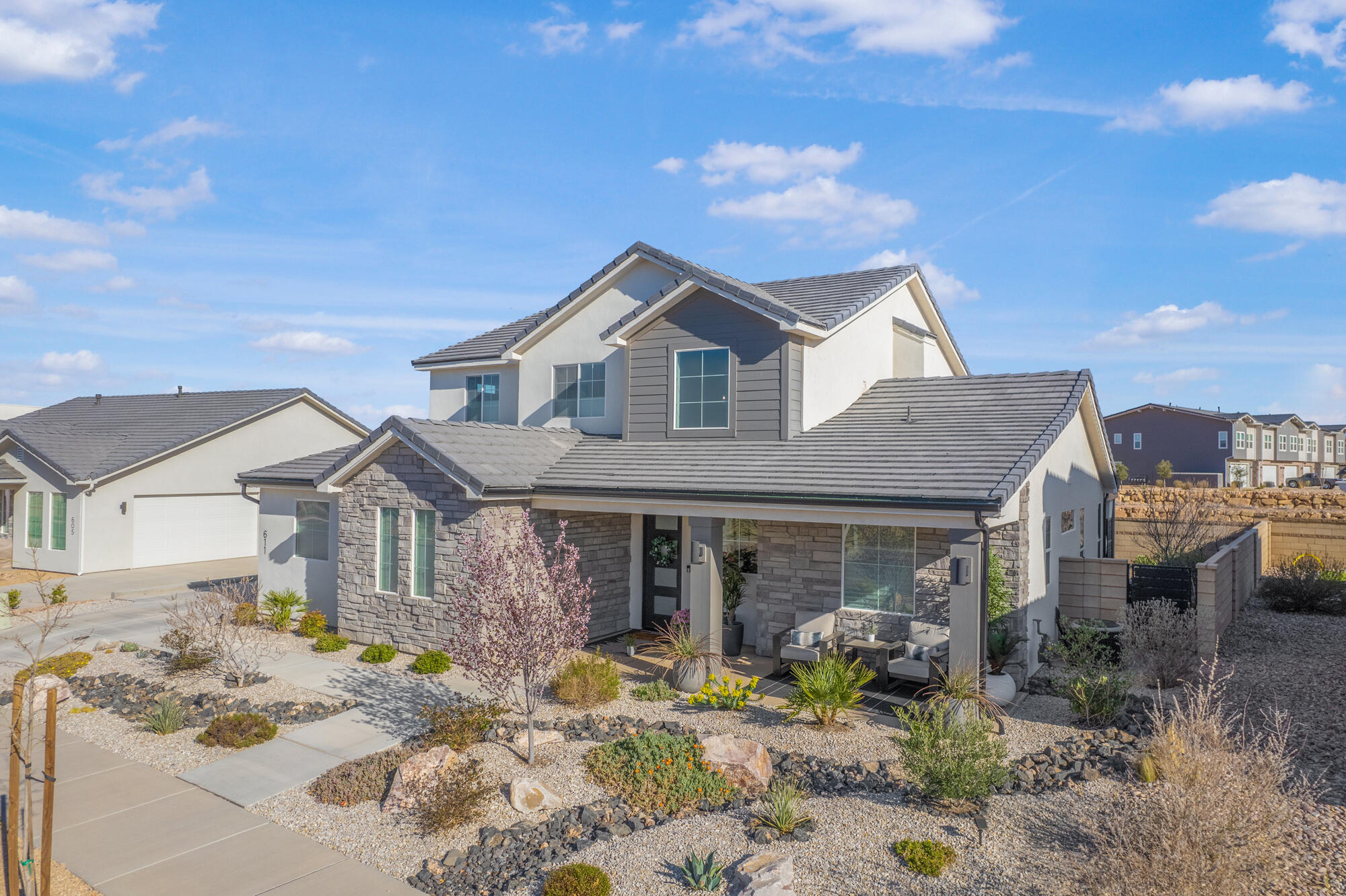 611 W ALORA DR