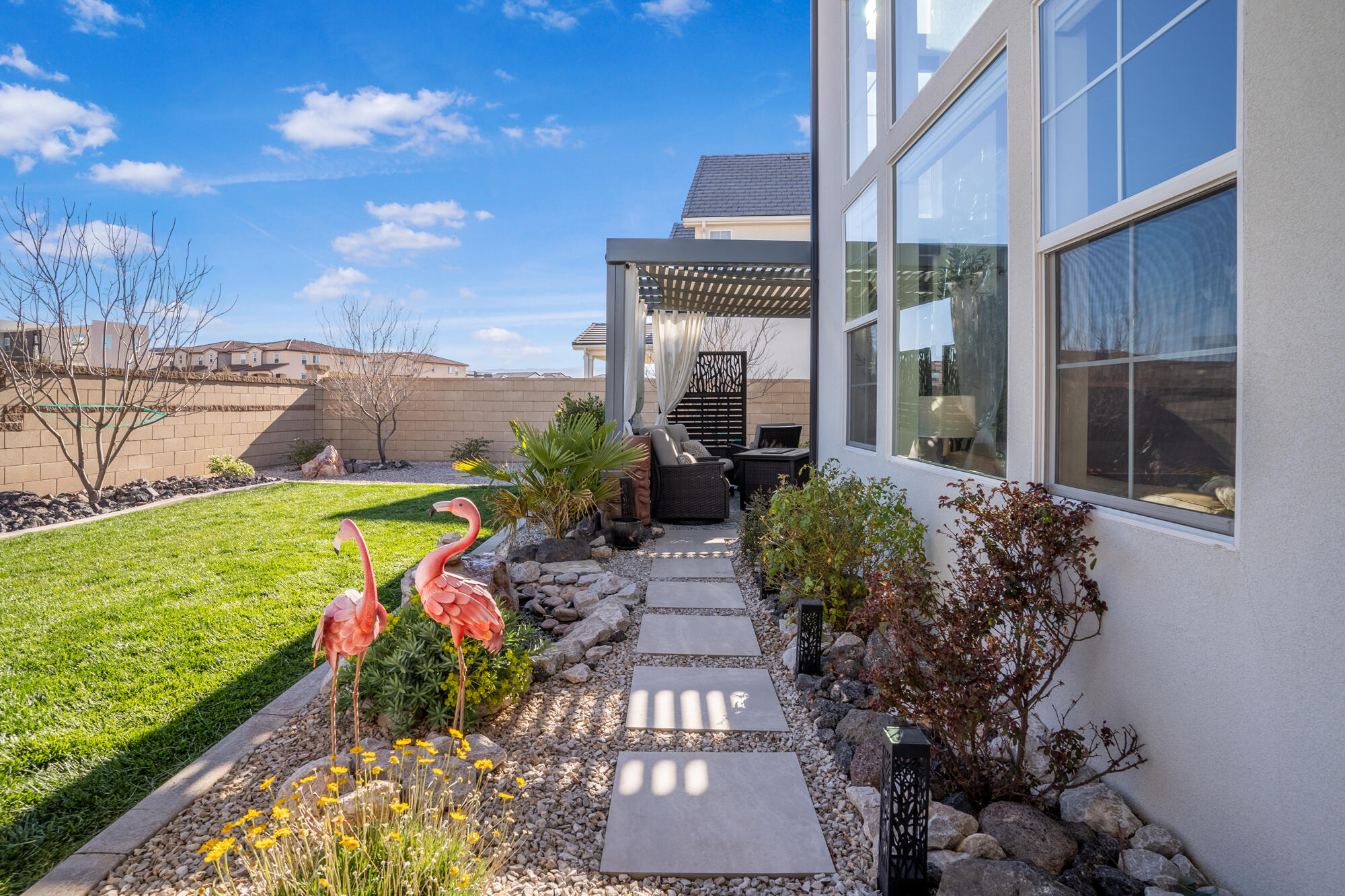 611 W ALORA DR