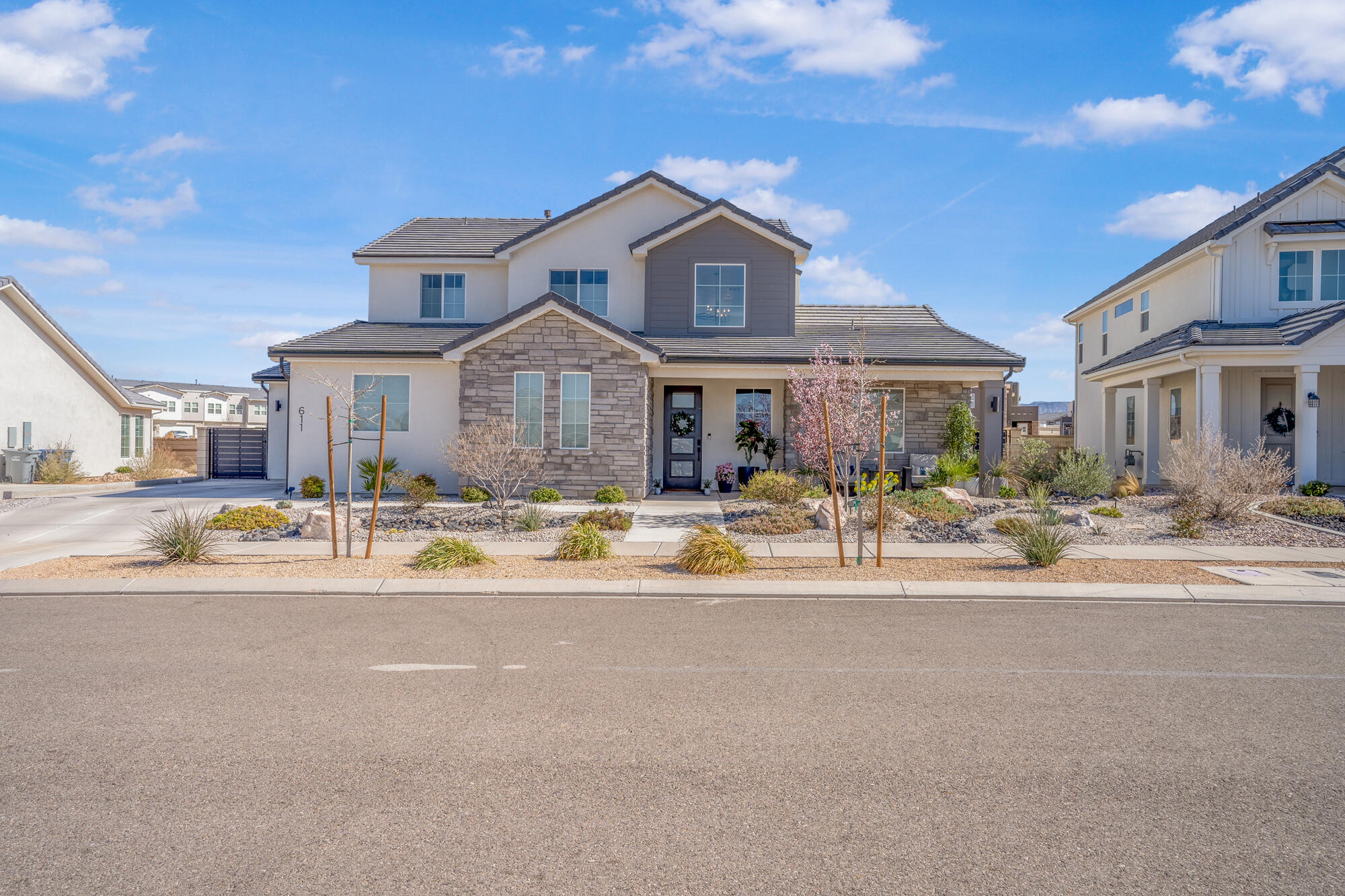 611 W ALORA DR
