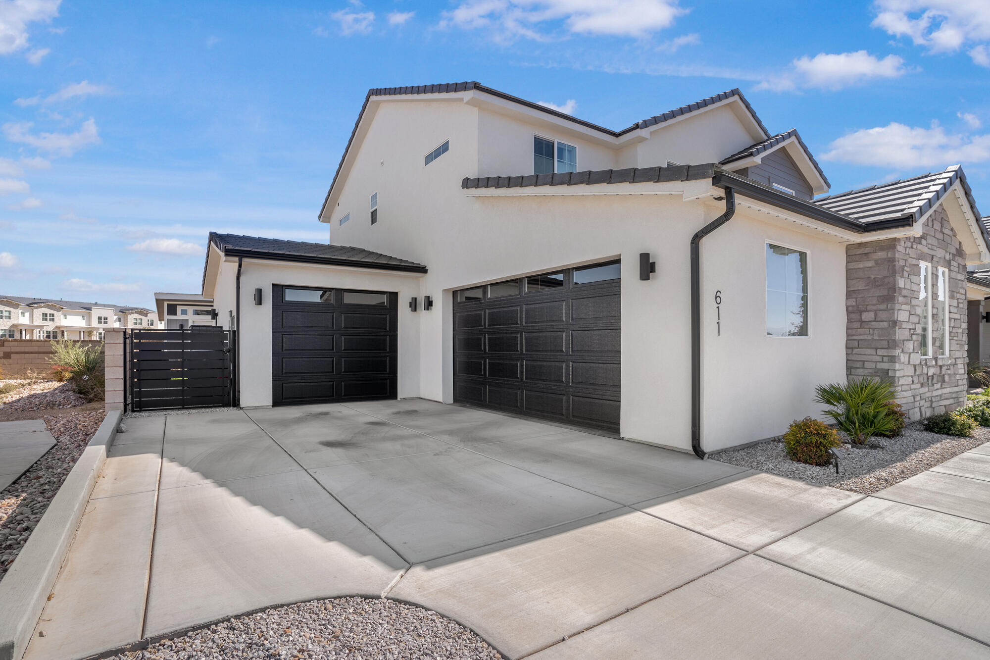 611 W ALORA DR