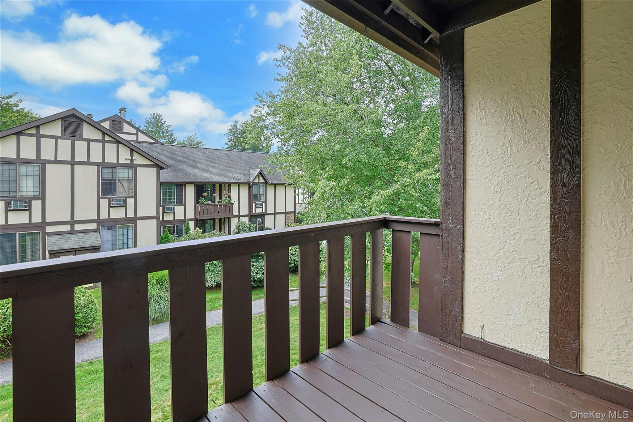 16 Foxwood Drive Unit: 8