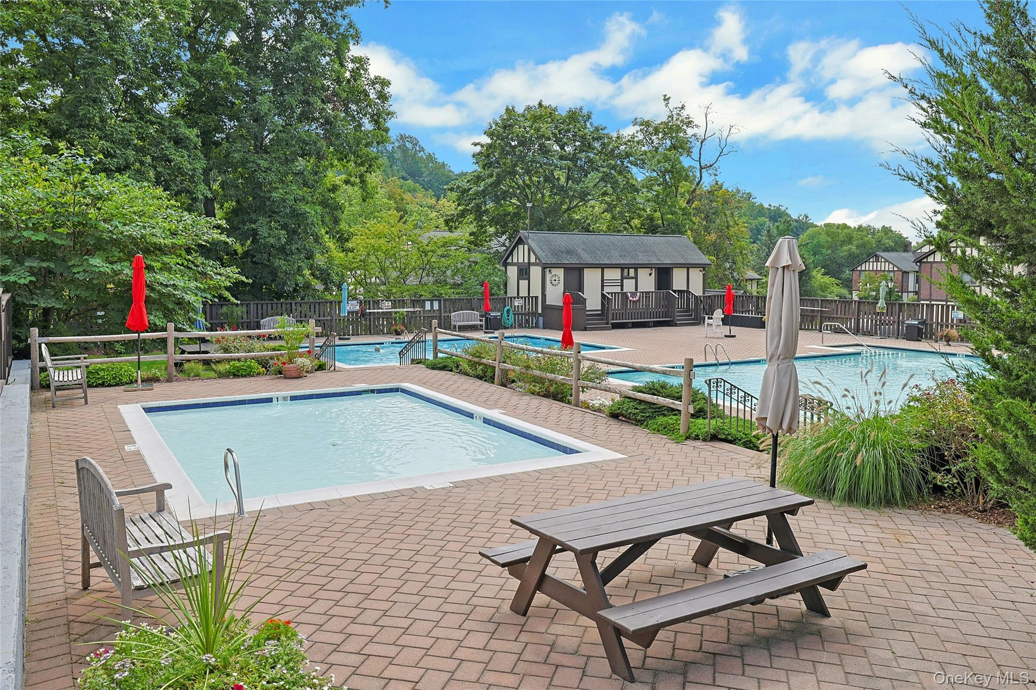 16 Foxwood Drive Unit: 8