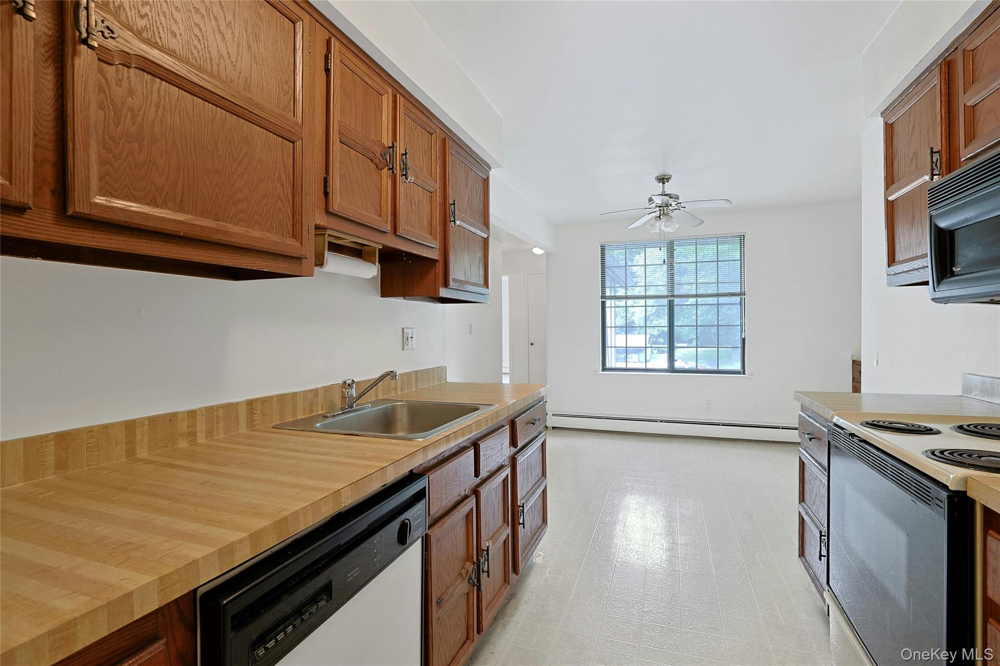 16 Foxwood Drive Unit: 8