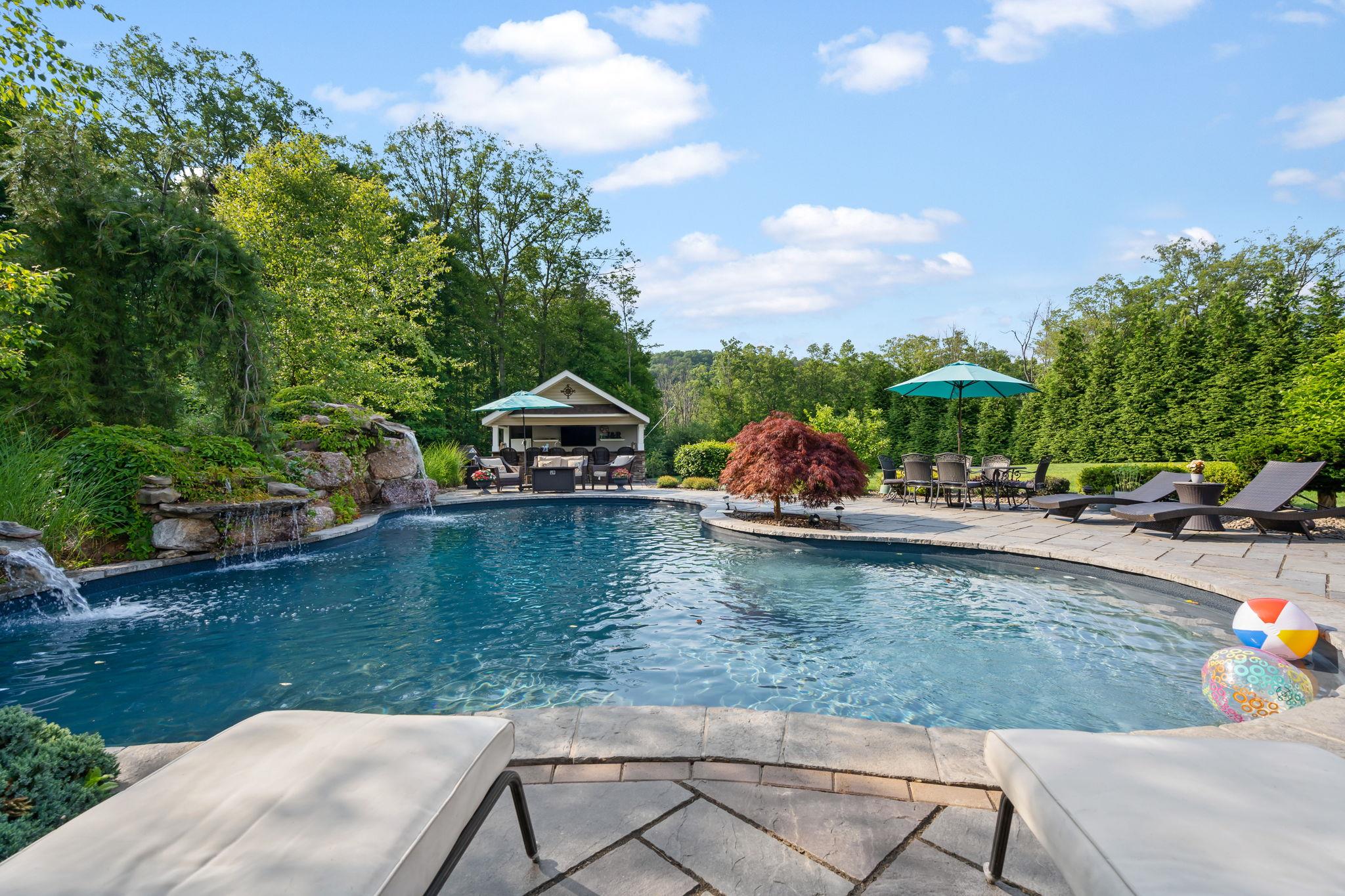 5 Apisson Trail