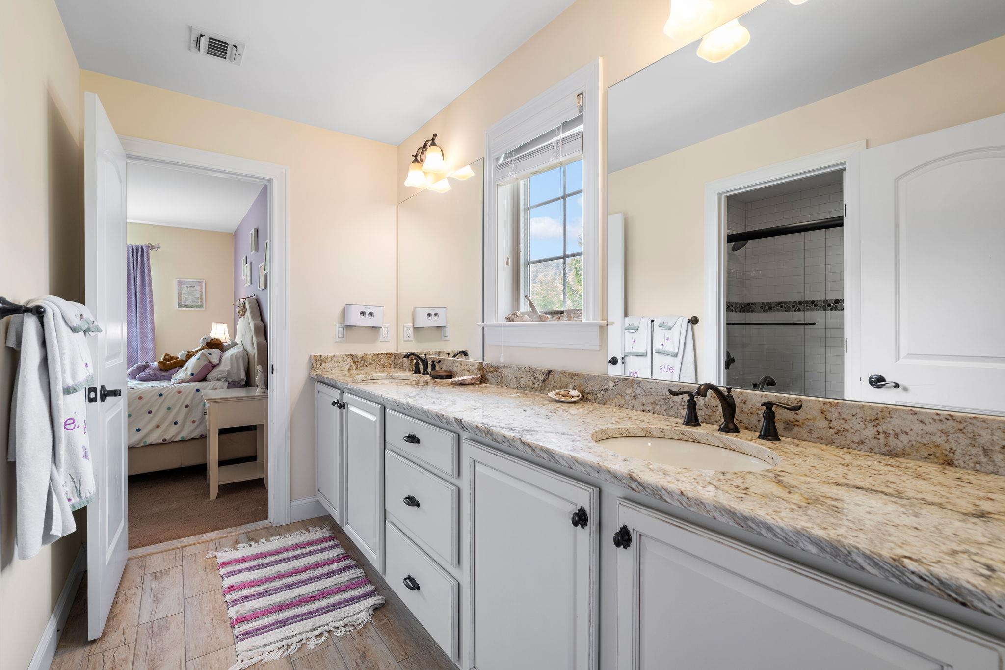 5 Apisson Trail
