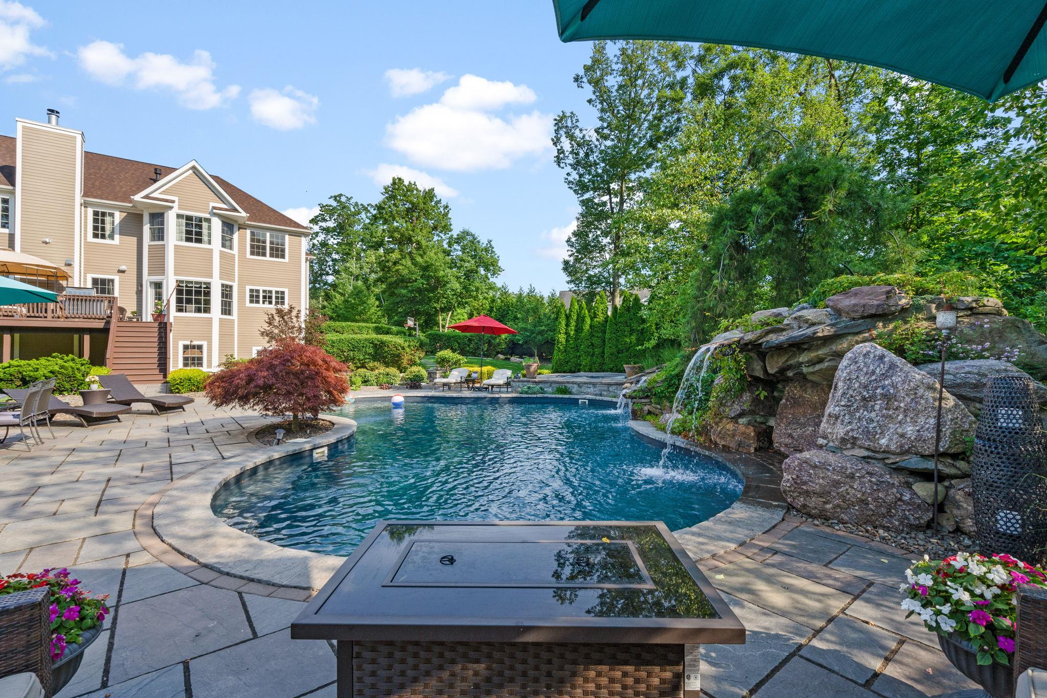 5 Apisson Trail