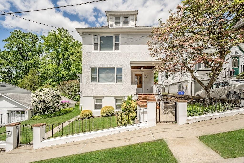 11 Tappan Avenue