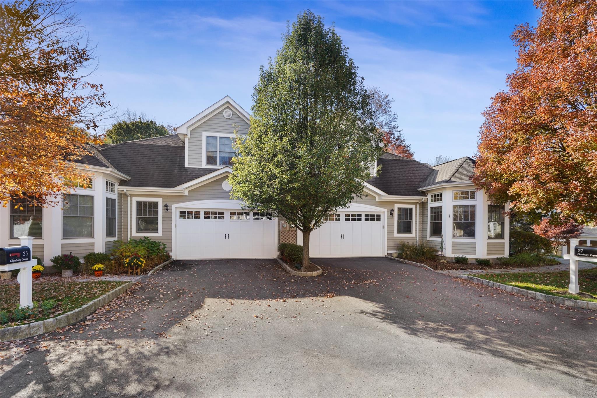 27 Glassbury Court