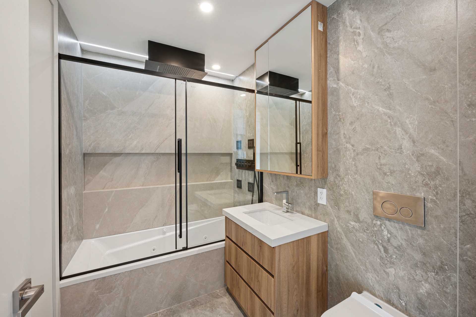 390 Manhattan Avenue 2