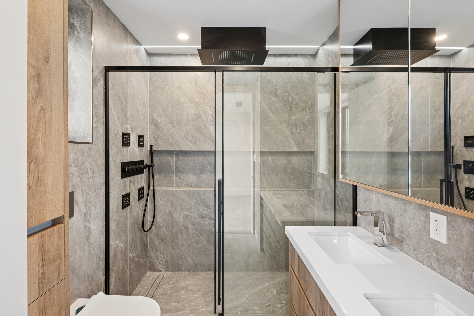 390 Manhattan Avenue 2